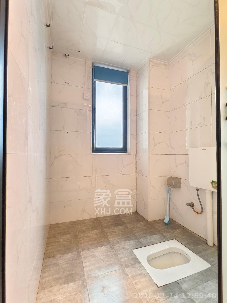 中国铁建18公馆(常青嘉苑) 3室1厅2卫 2300.0元/月 中国铁建18公馆(常青嘉苑) 3室1厅2卫 2300.0元/月室内图