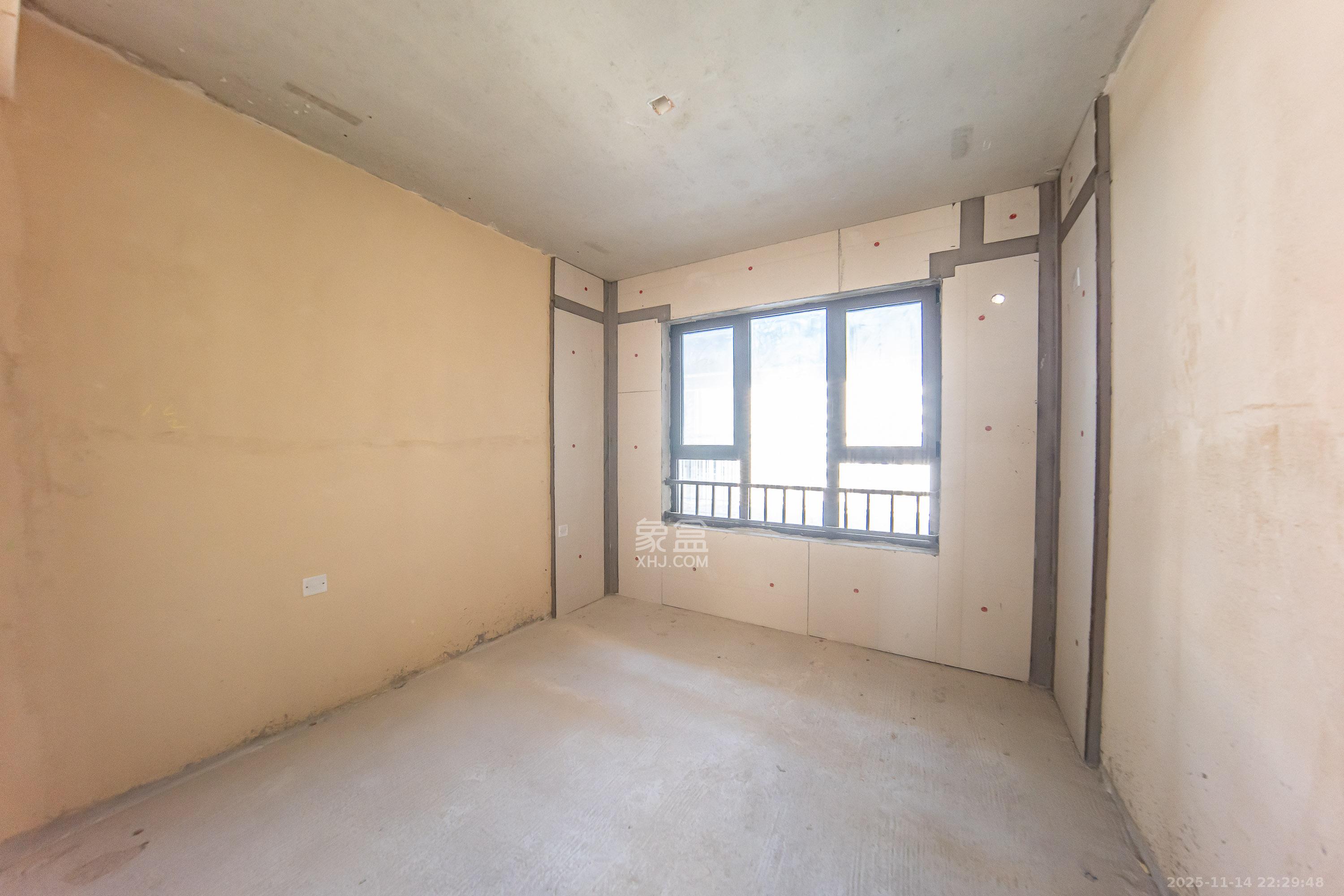 城发恒伟星雅韵(恒伟星辉苑) 4室2厅2卫 139.0万 城发恒伟星雅韵(恒伟星辉苑) 4室2厅2卫 139.0万卧室