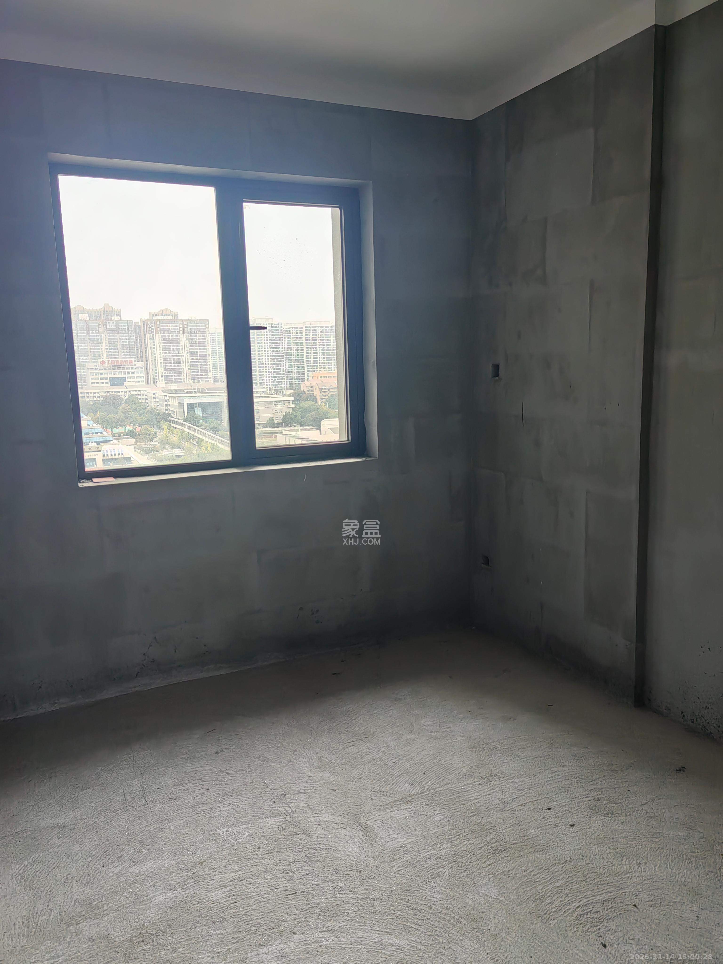 周南学府  4室2厅2卫    107.0万