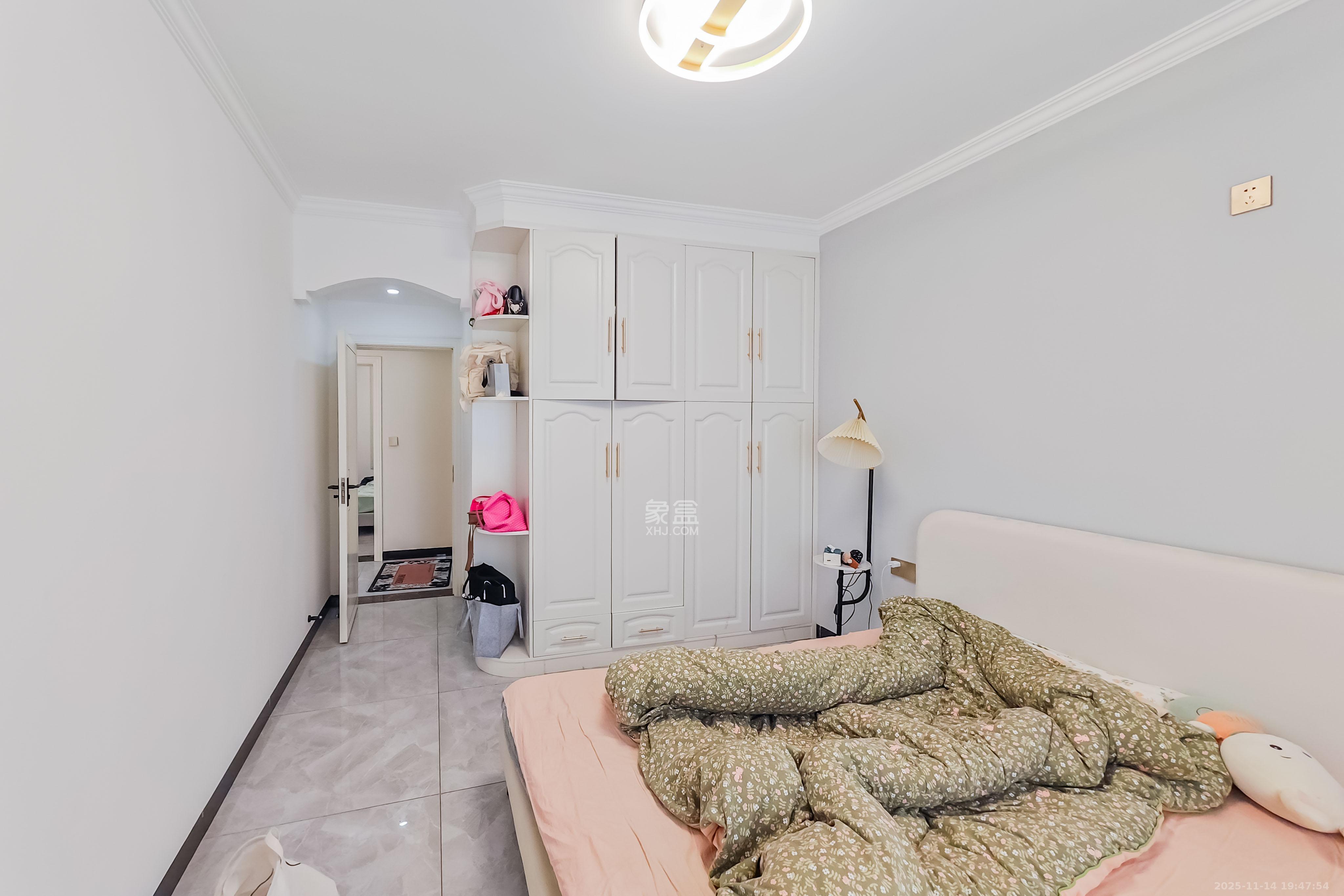 海拔东方 3室2厅1卫 82.0万 海拔东方 3室2厅1卫 82.0万卧室