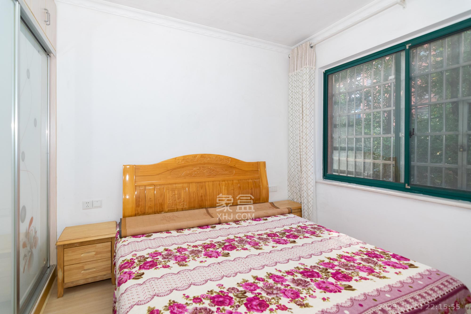 百合湖滨花园 3室2厅2卫 46.0万 百合湖滨花园 3室2厅2卫 46.0万卧室