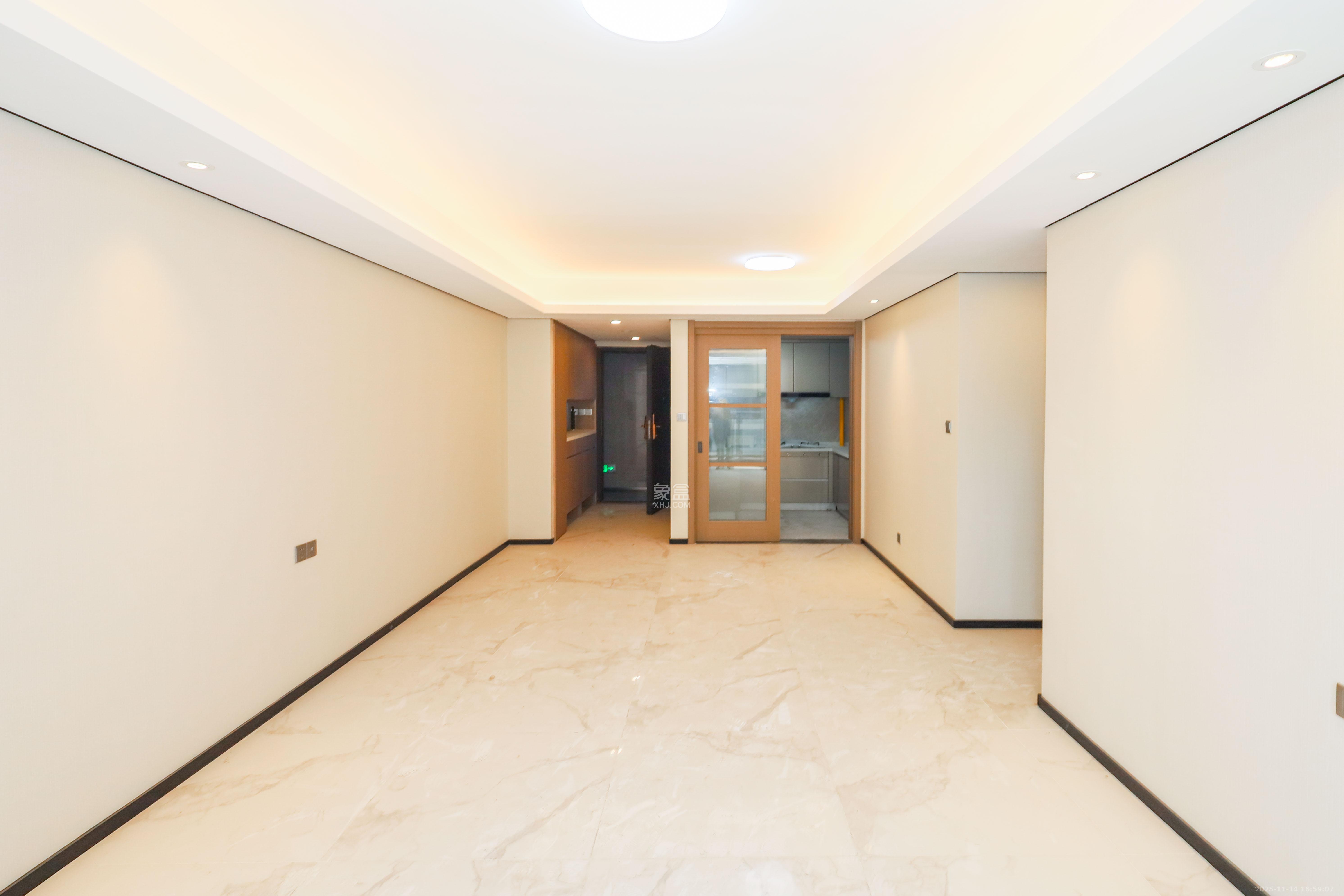 中海麓山境北区  3室2厅2卫    120.0万客厅