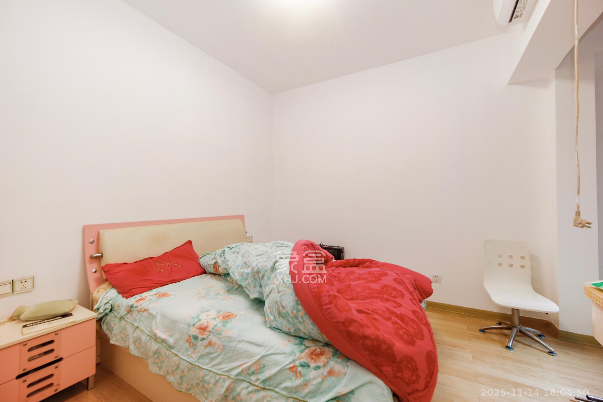 恒盛世家  3室2厅2卫    115.0万卧室