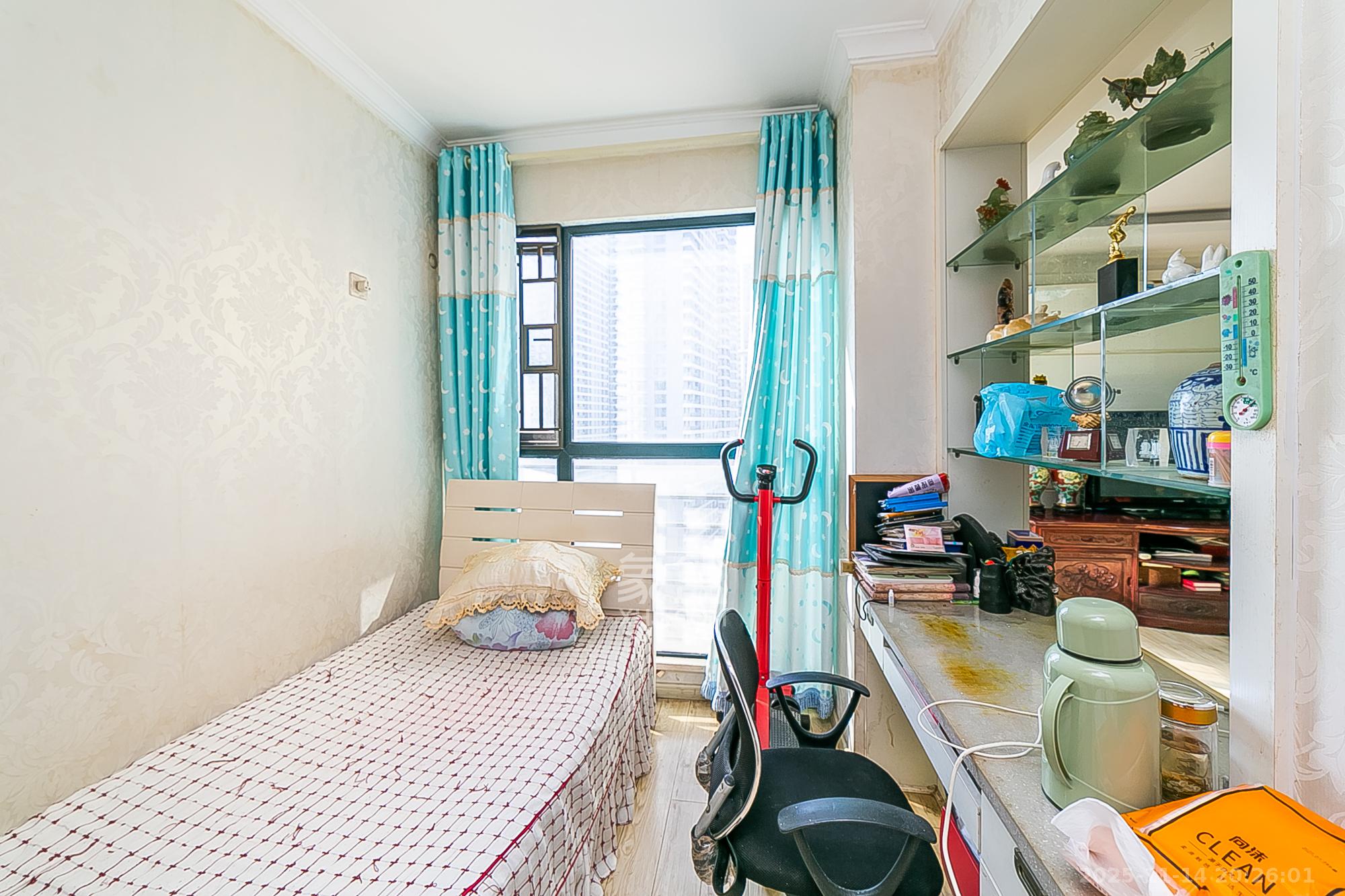 湘江锦绣 3室2厅2卫 68.0万 湘江锦绣 3室2厅2卫 68.0万卧室