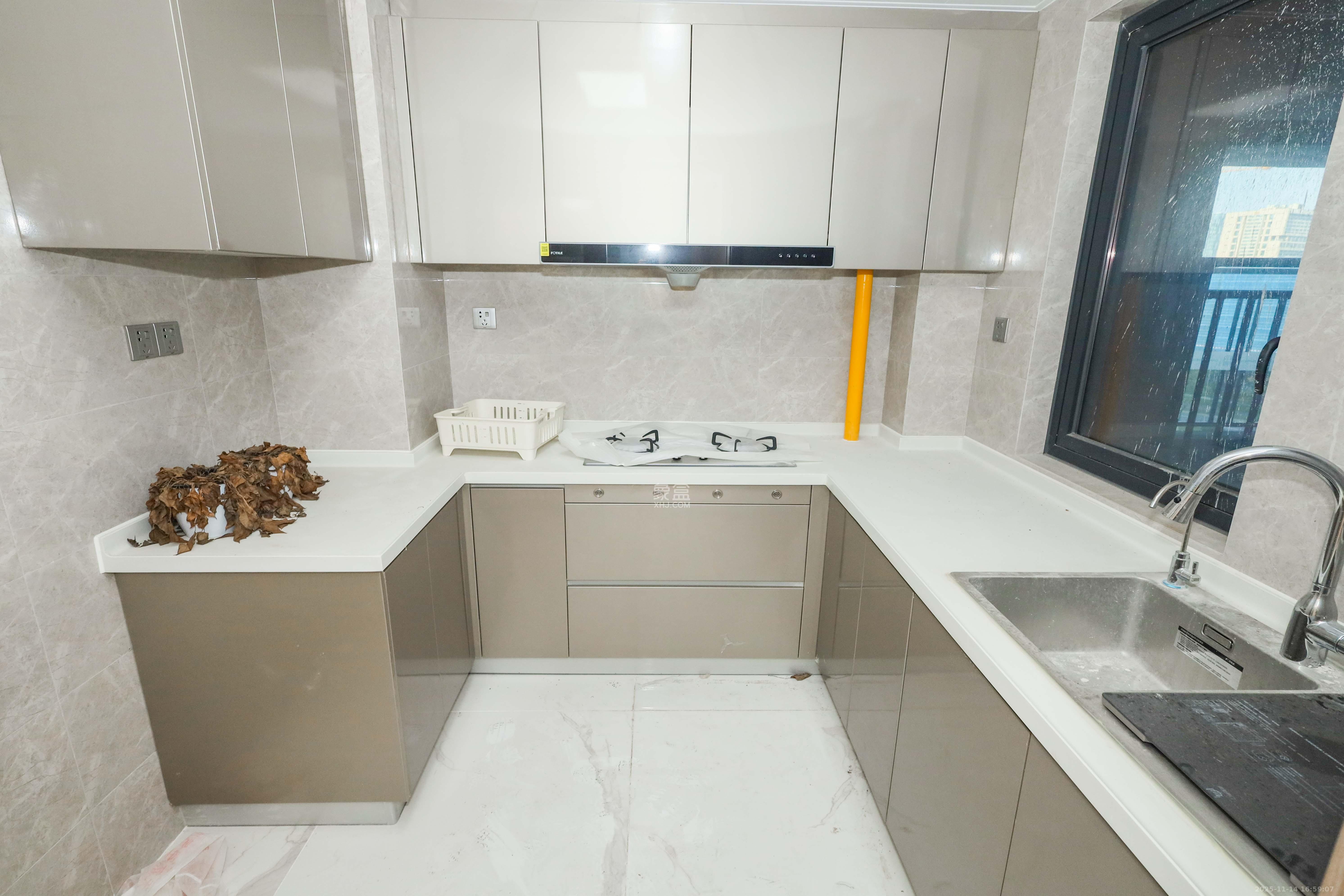 中海麓山境北区  3室2厅2卫    120.0万厨房