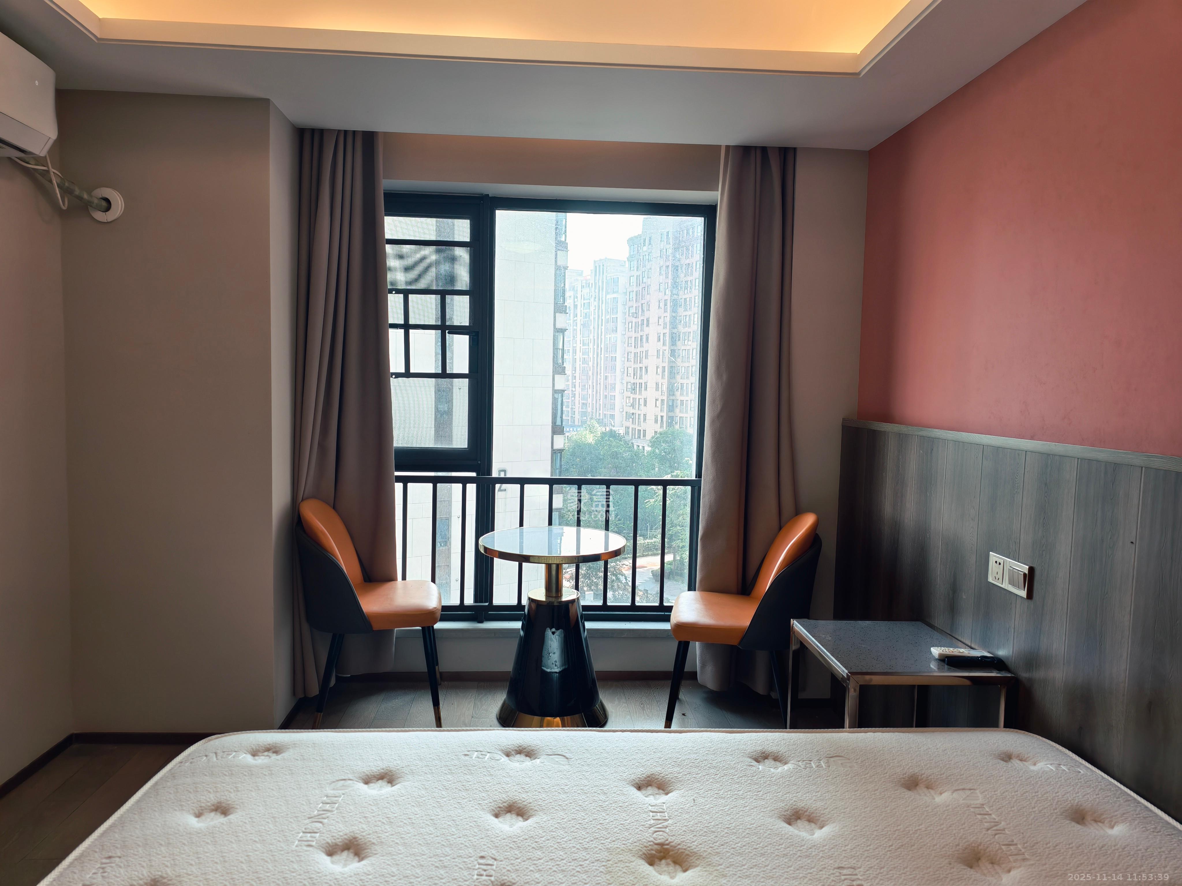 旭辉华宇南宸府  1室1厅1卫    1200.0元/月