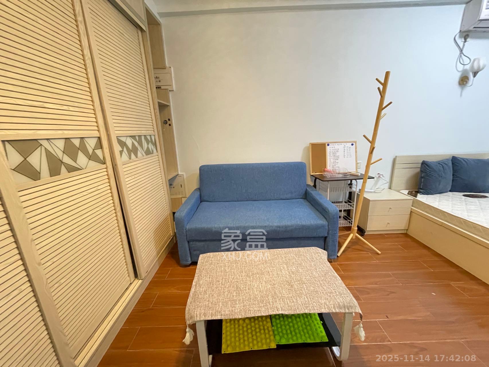 第六都（陆都小区）  1室1厅1卫    1700.0元/月室内图