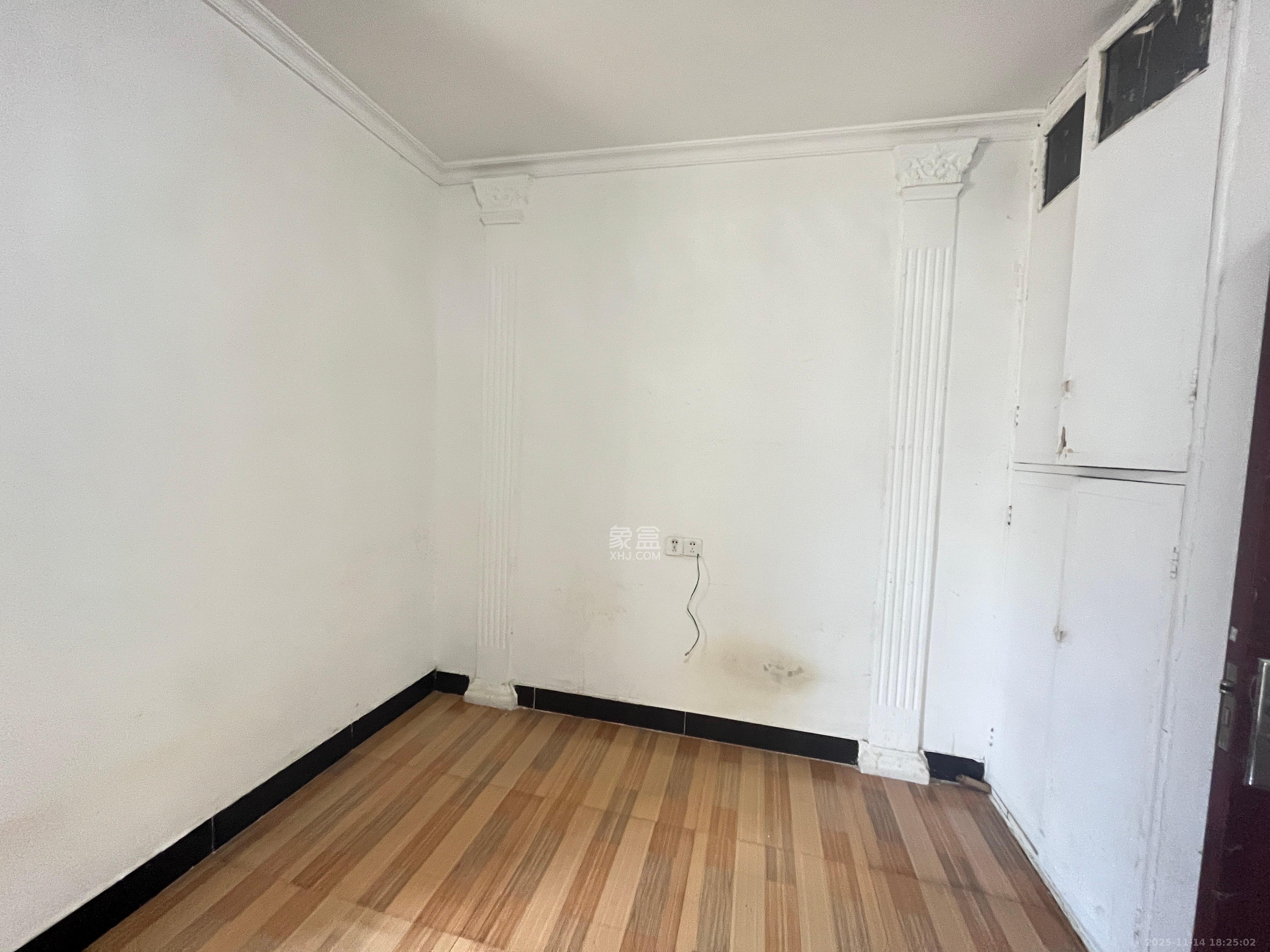 市直属机关宿舍  1室0厅1卫    1000.0元/月室内图