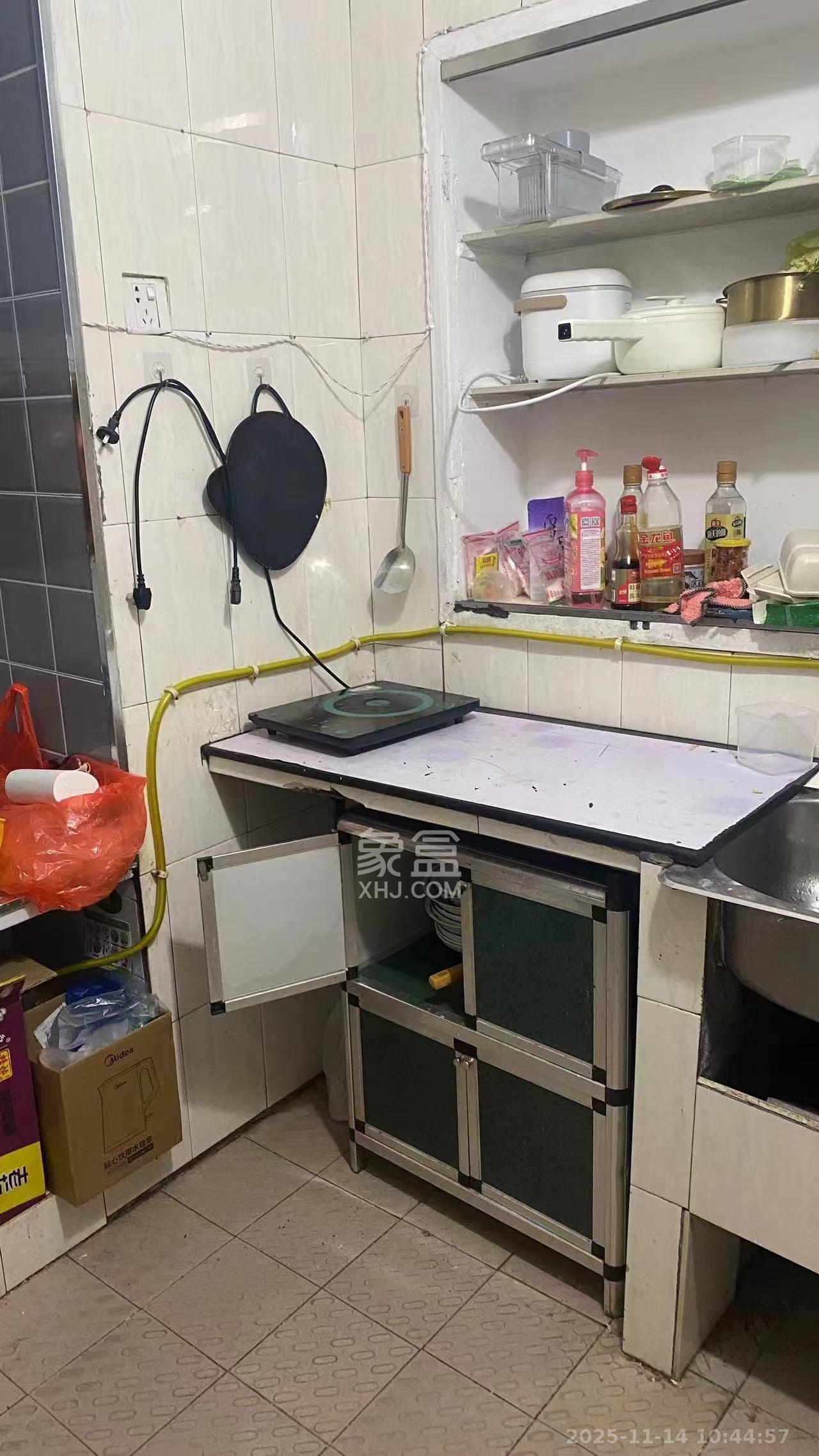 解放四村石子冲 1室1厅1卫 1200.0元/月 解放四村石子冲 1室1厅1卫 1200.0元/月室内图