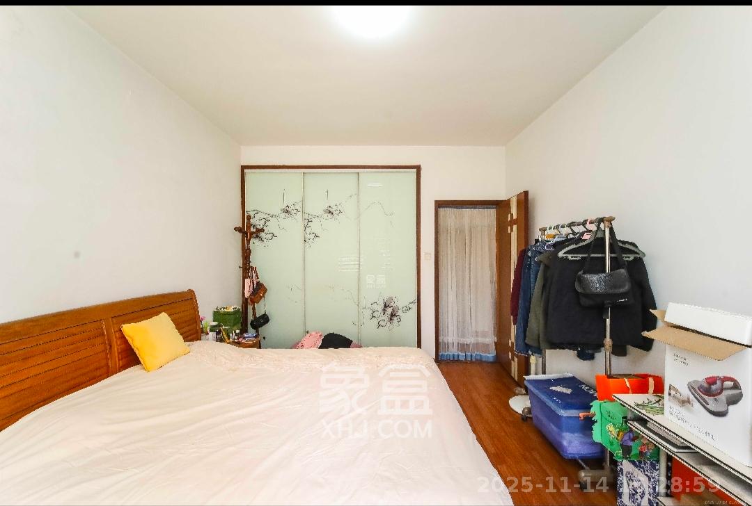 新桥小区  2室2厅1卫    2000.0元/月室内图