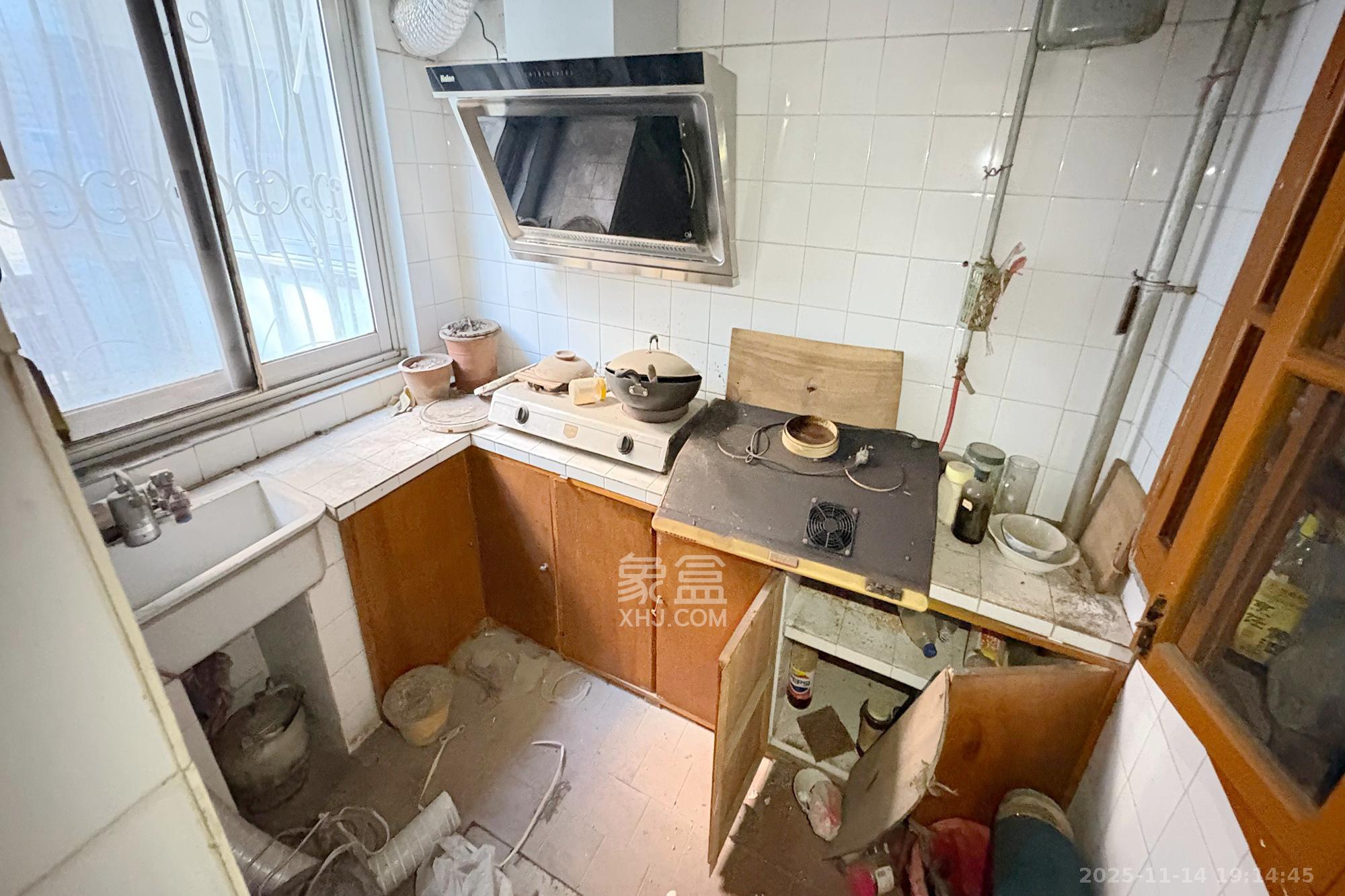 省建苑小区 3室2厅1卫 66.0万 省建苑小区 3室2厅1卫 66.0万厨房