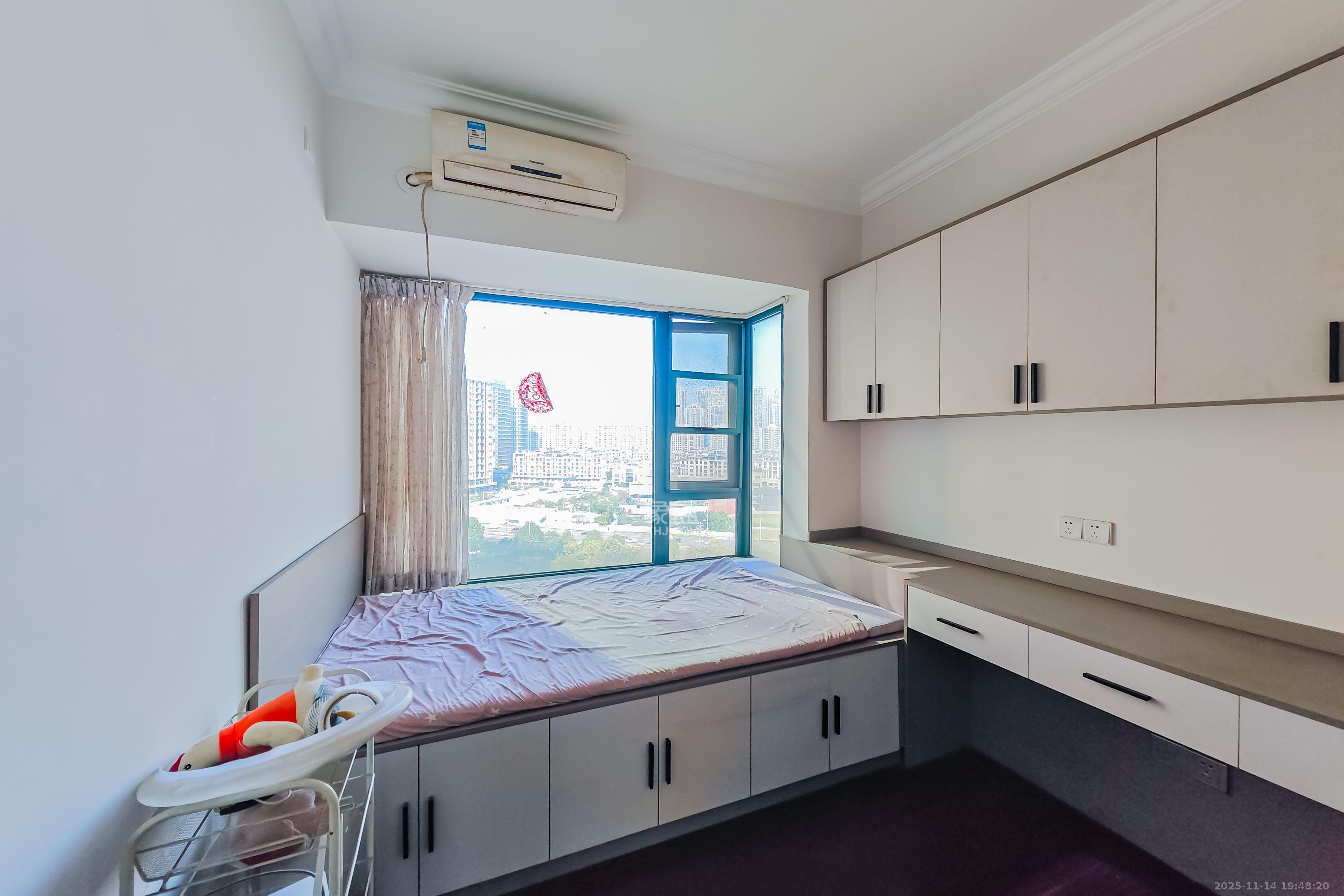 恒大绿洲 3室2厅2卫 95.0万 恒大绿洲 3室2厅2卫 95.0万卧室