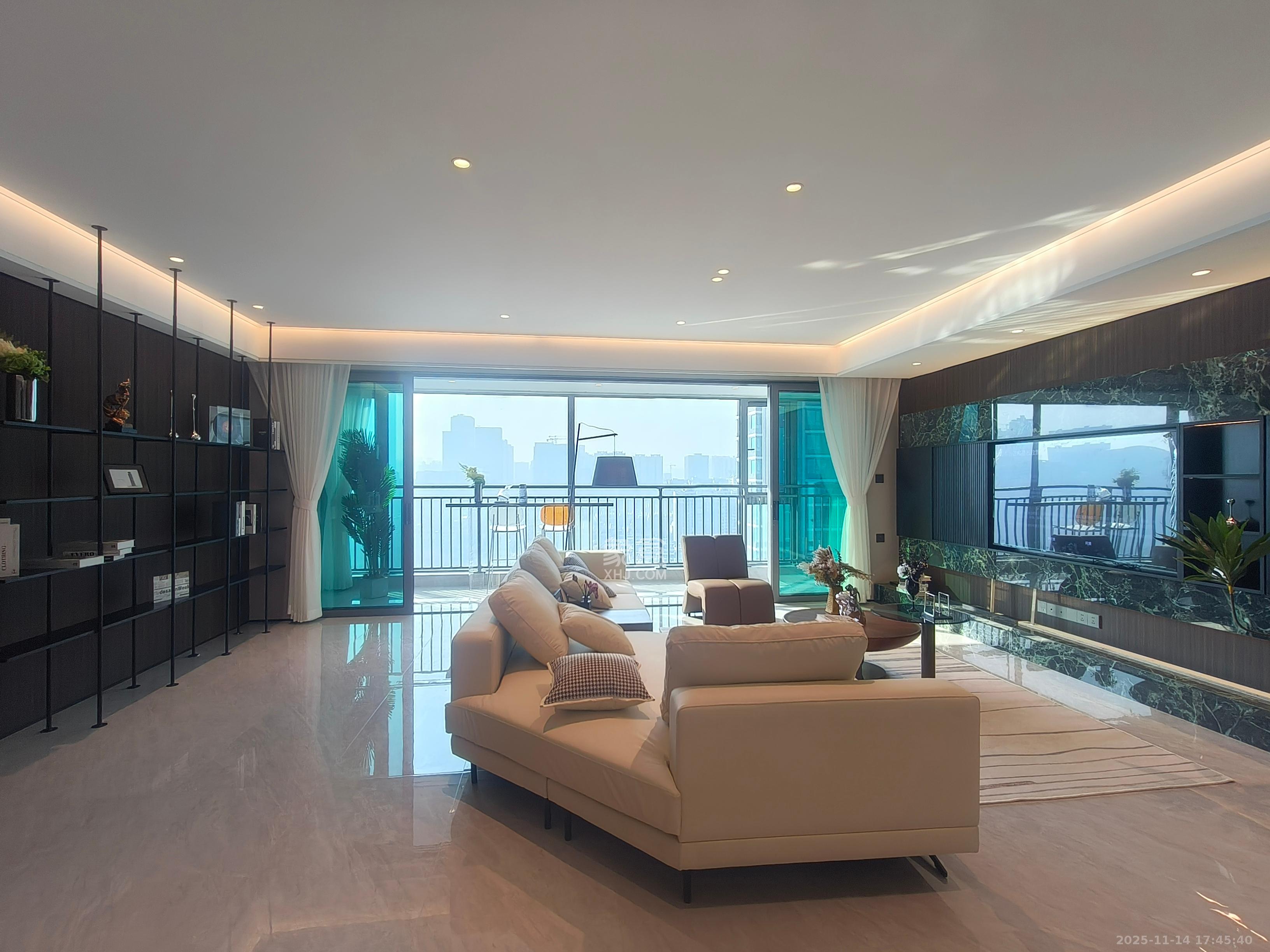 招商蛇口滨江境  4室2厅2卫    13200.0元/月室内图