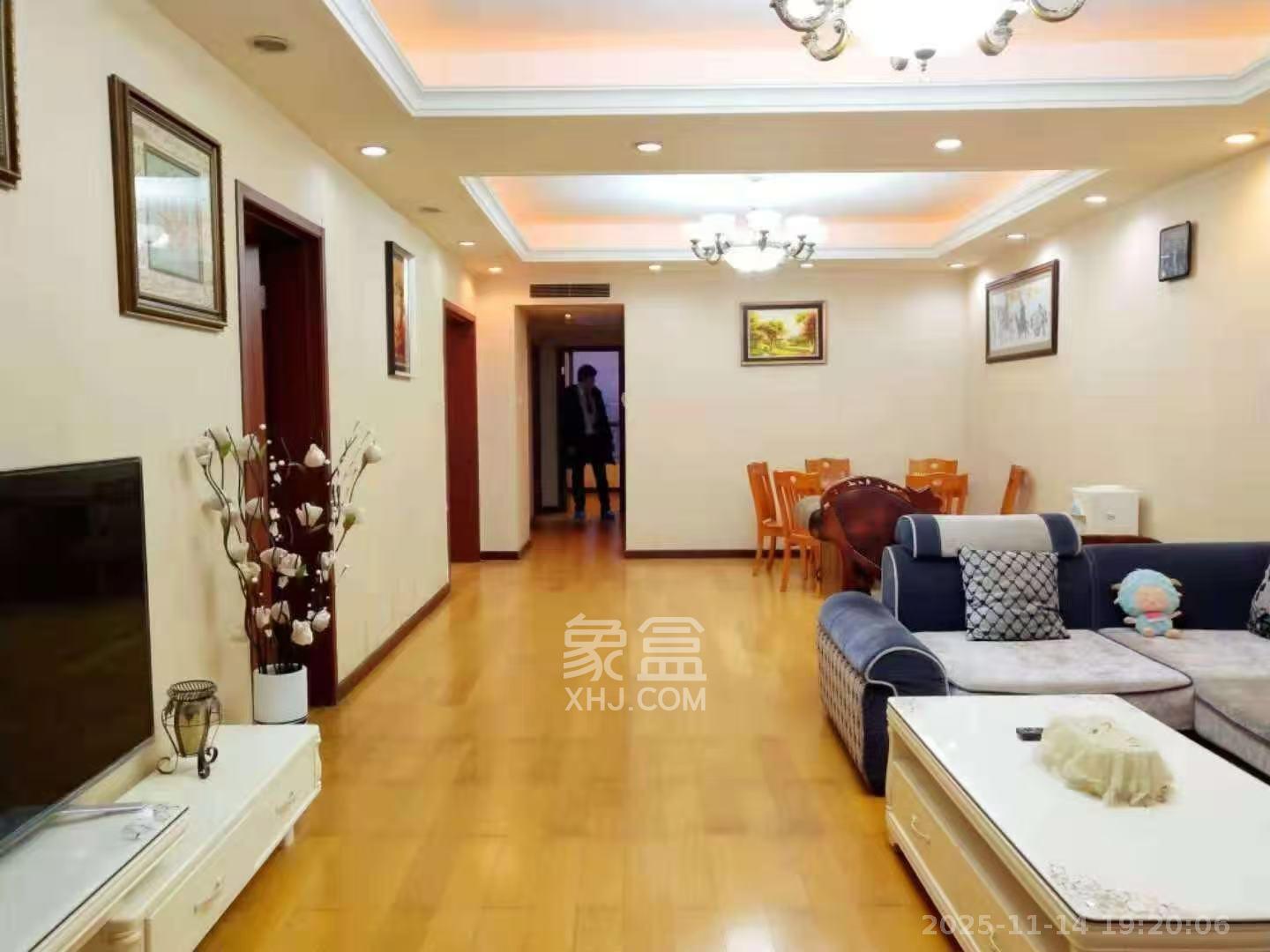 盛世美居荷园 3室2厅2卫 3900.0元/月 盛世美居荷园 3室2厅2卫 3900.0元/月室内图