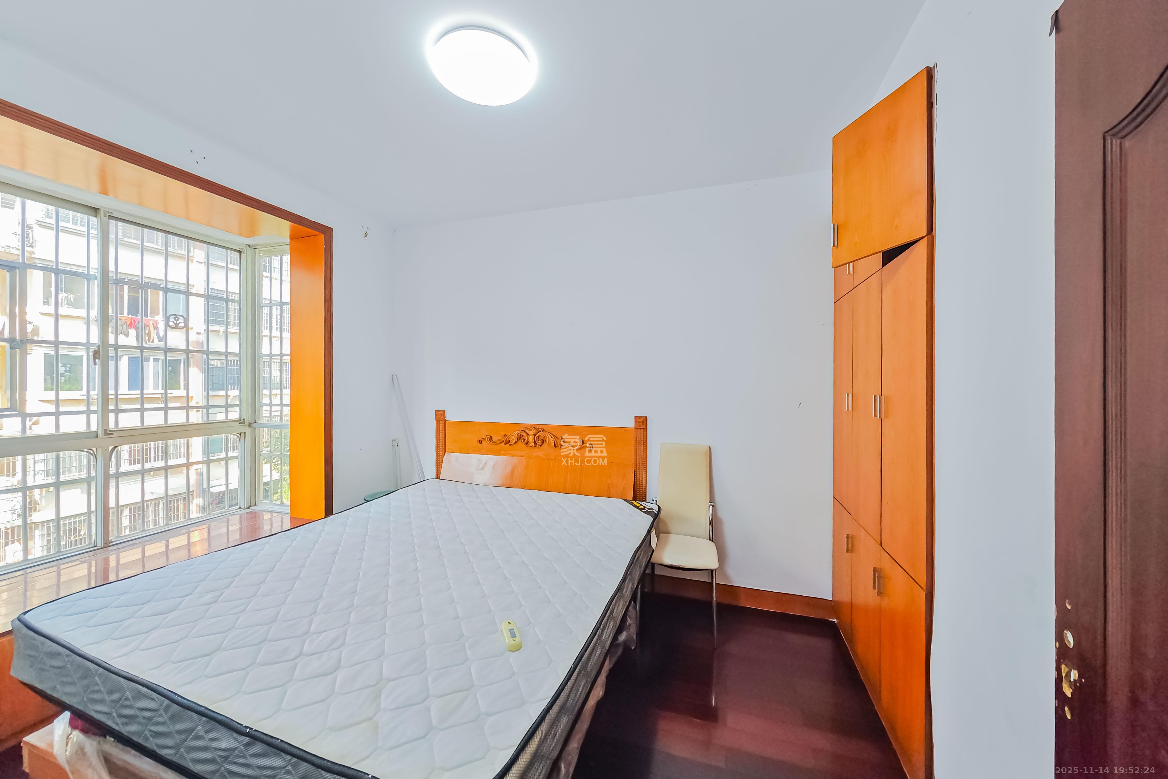 新星小区 2室1厅1卫 64.0万 新星小区 2室1厅1卫 64.0万卧室