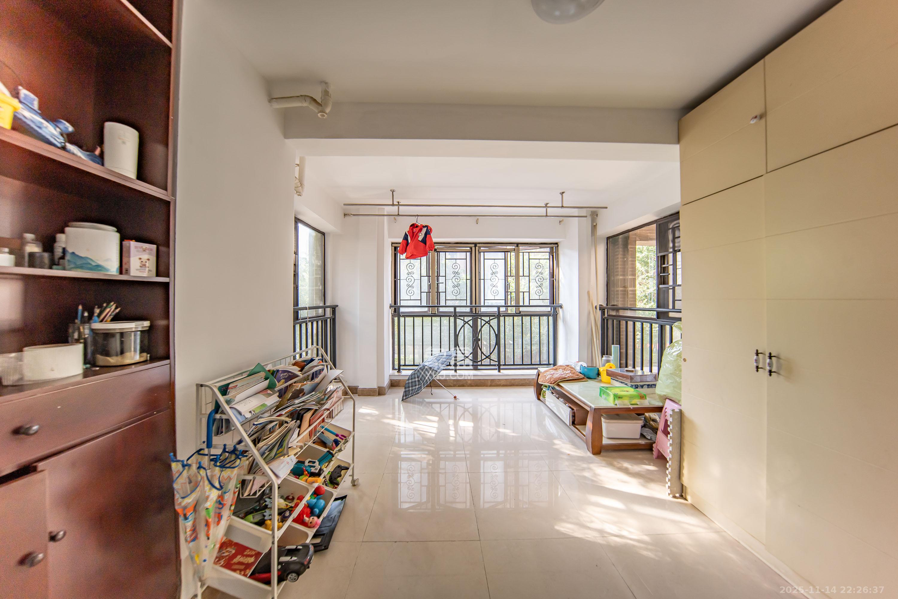 中海国际一期 2室2厅1卫 55.0万 中海国际一期 2室2厅1卫 55.0万阳台