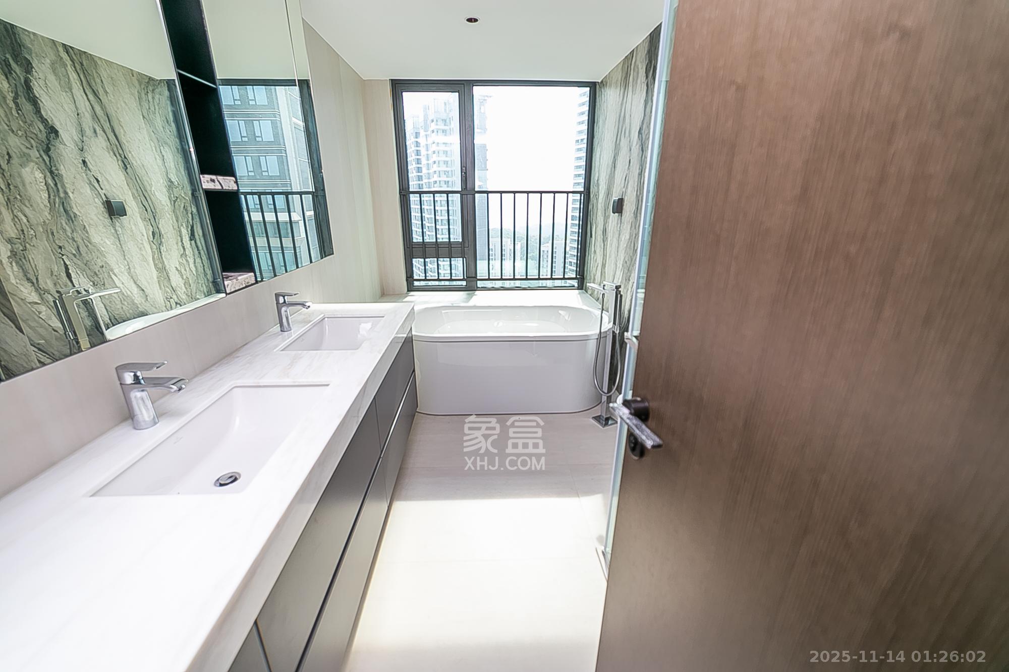 中海阅湘台 4室2厅3卫 480.0万 中海阅湘台 4室2厅3卫 480.0万卫生间