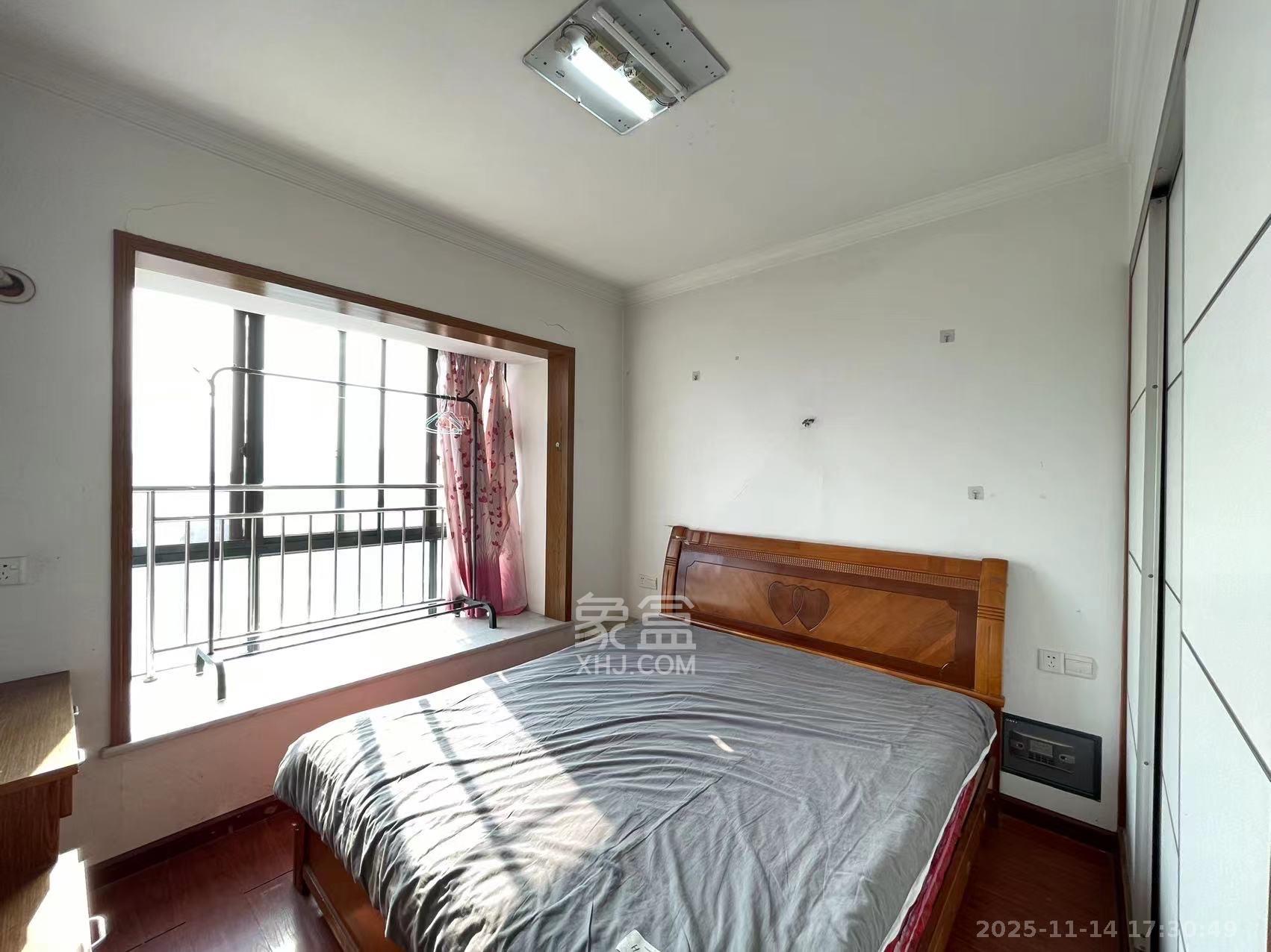 海林馨香雅苑  3室2厅1卫    2000.0元/月室内图