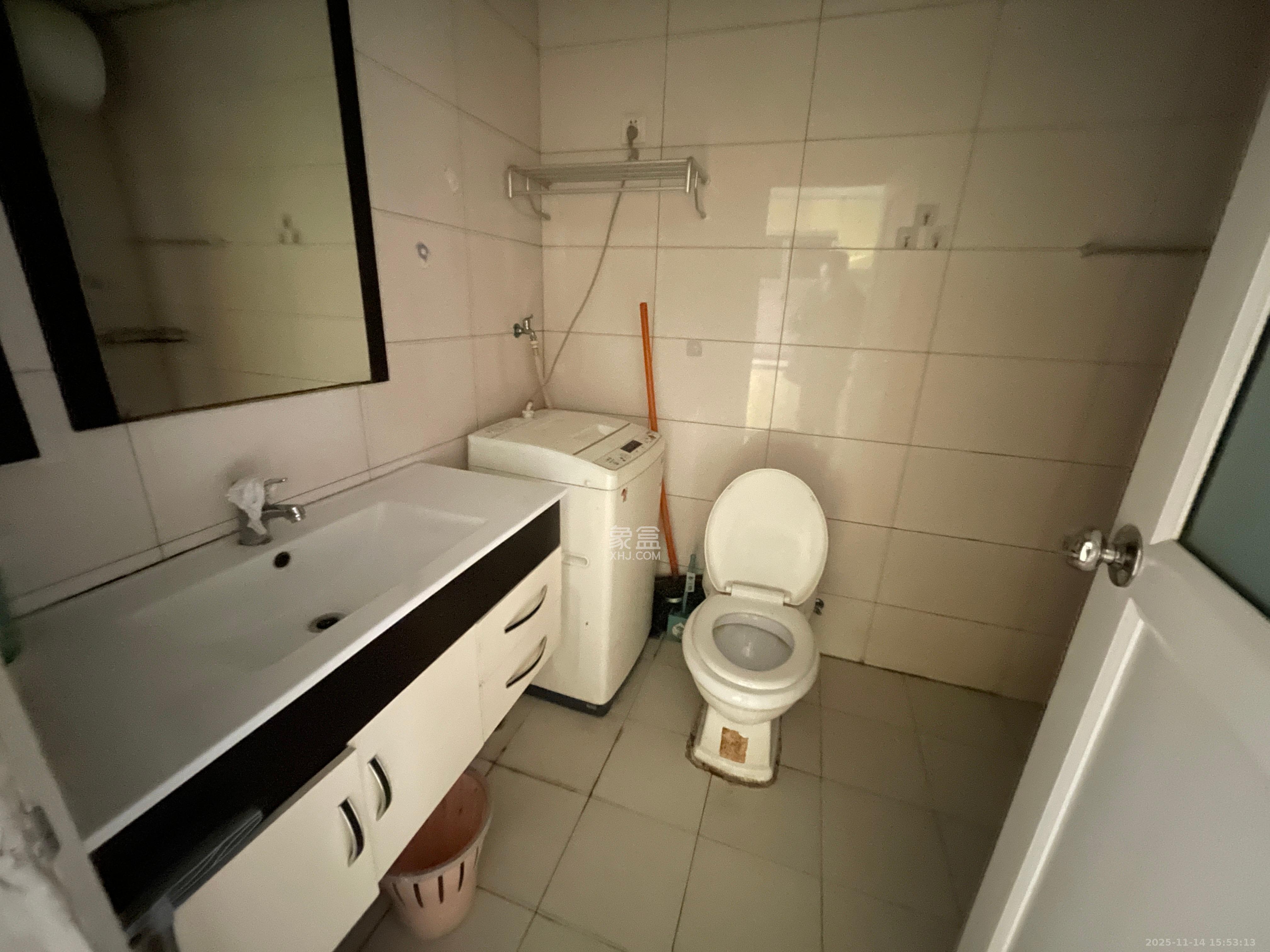 上河国际F座  1室1厅1卫    1500.0元/月室内图