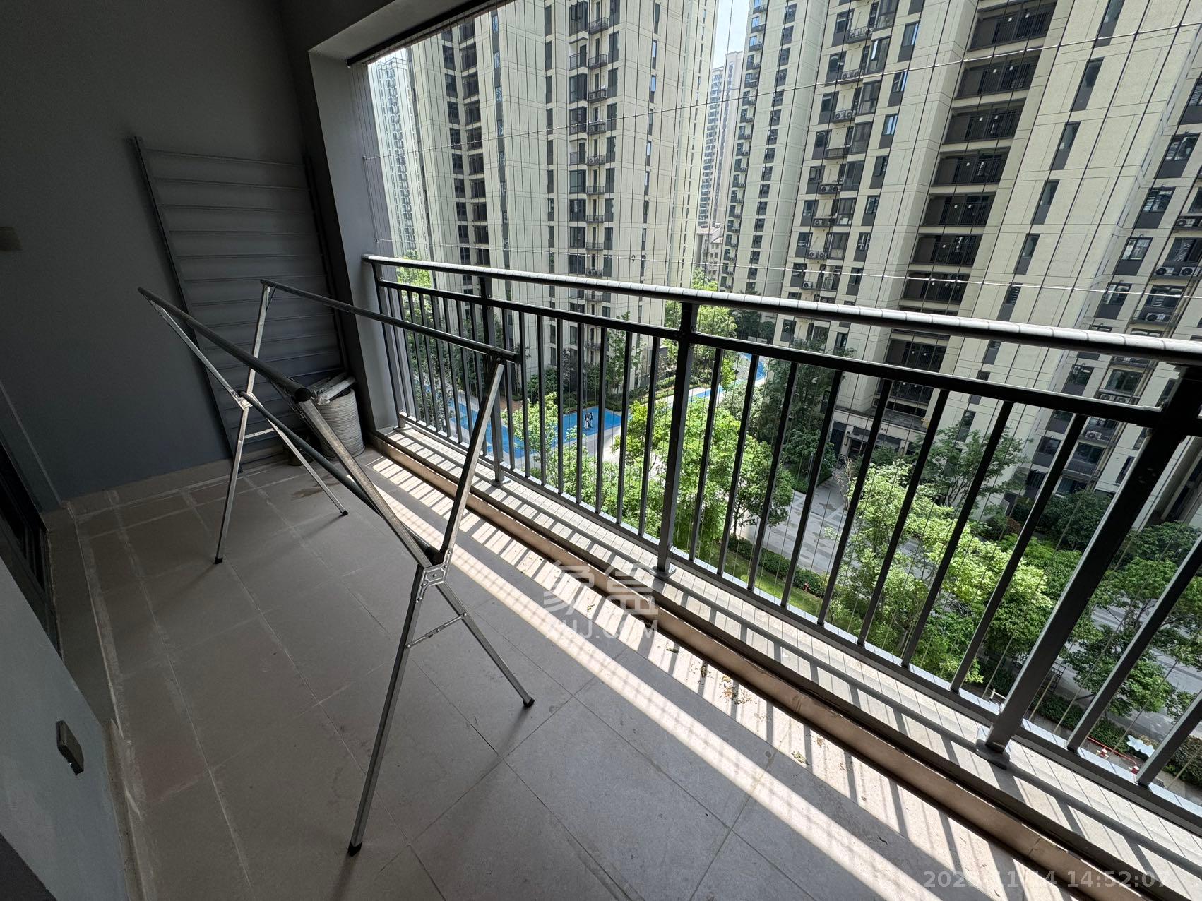 旭辉雨花郡  3室2厅2卫    3600.0元/月室内图