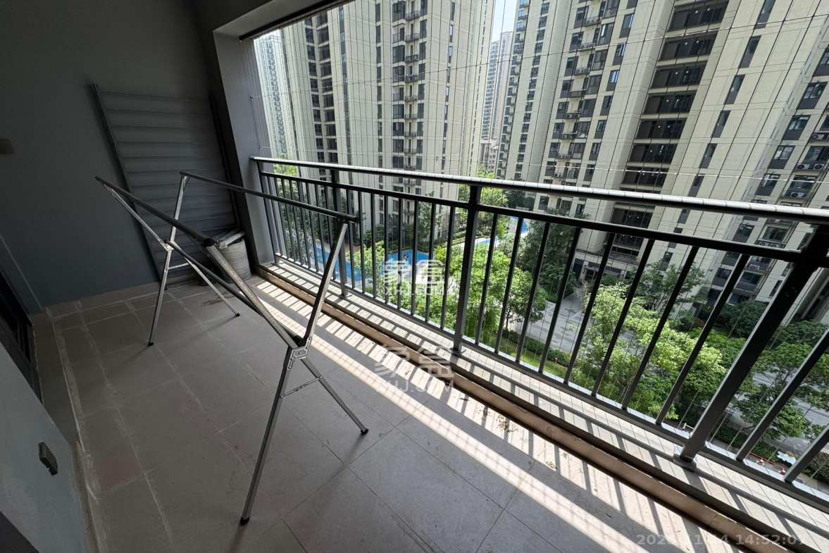 旭辉雨花郡 3室2厅2卫 3600.0元/月 旭辉雨花郡 3室2厅2卫 3600.0元/月室内图