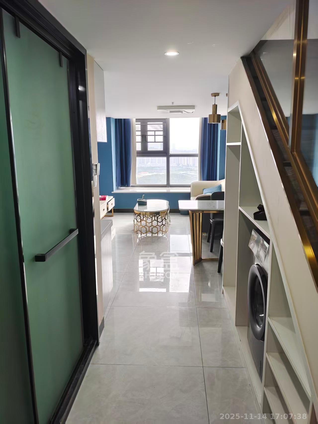 弘坤云寓  1室0厅1卫    2400.0元/月室内图