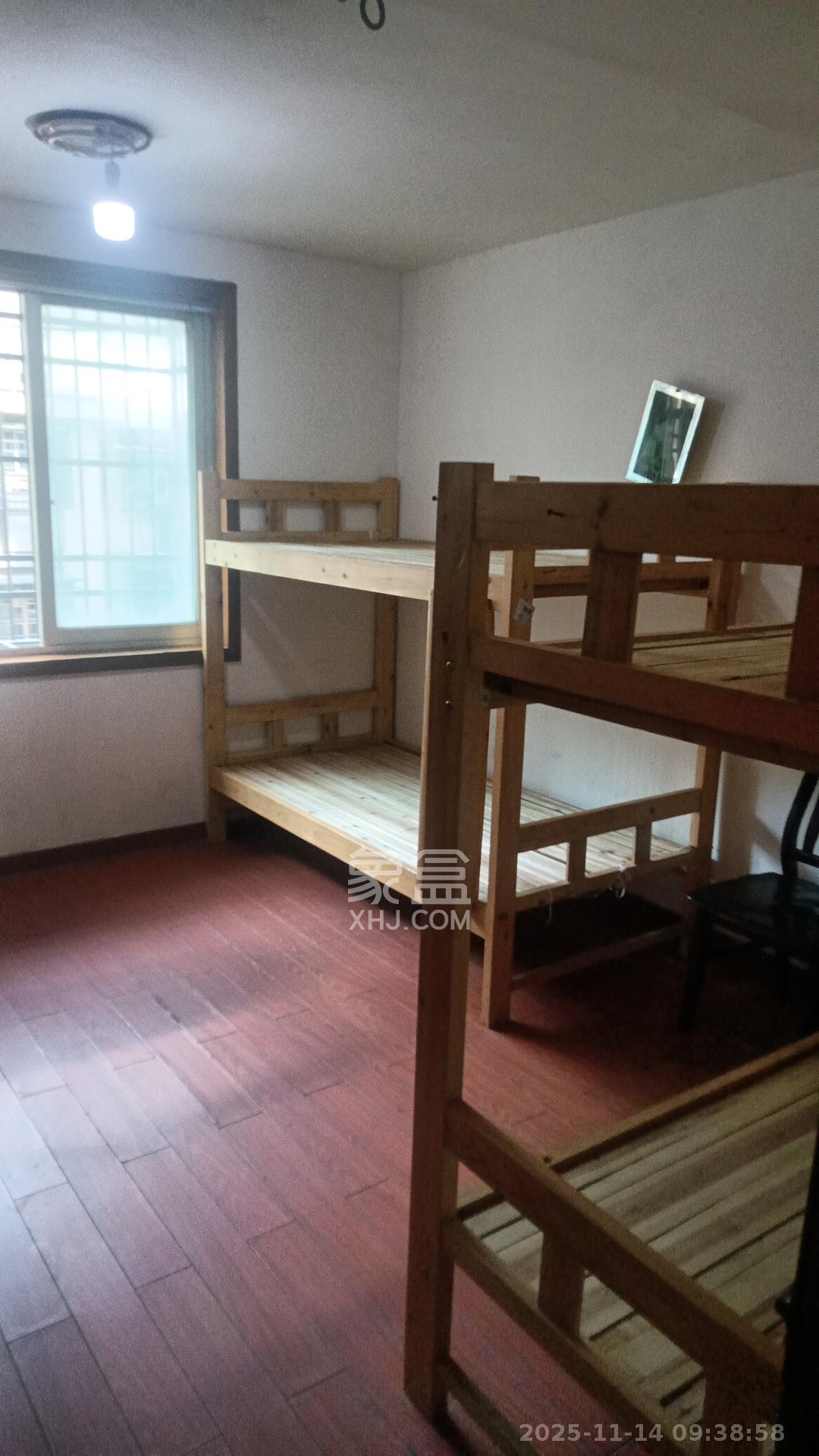 坡子街综合楼 2室2厅1卫 2000.0元/月 坡子街综合楼 2室2厅1卫 2000.0元/月室内图