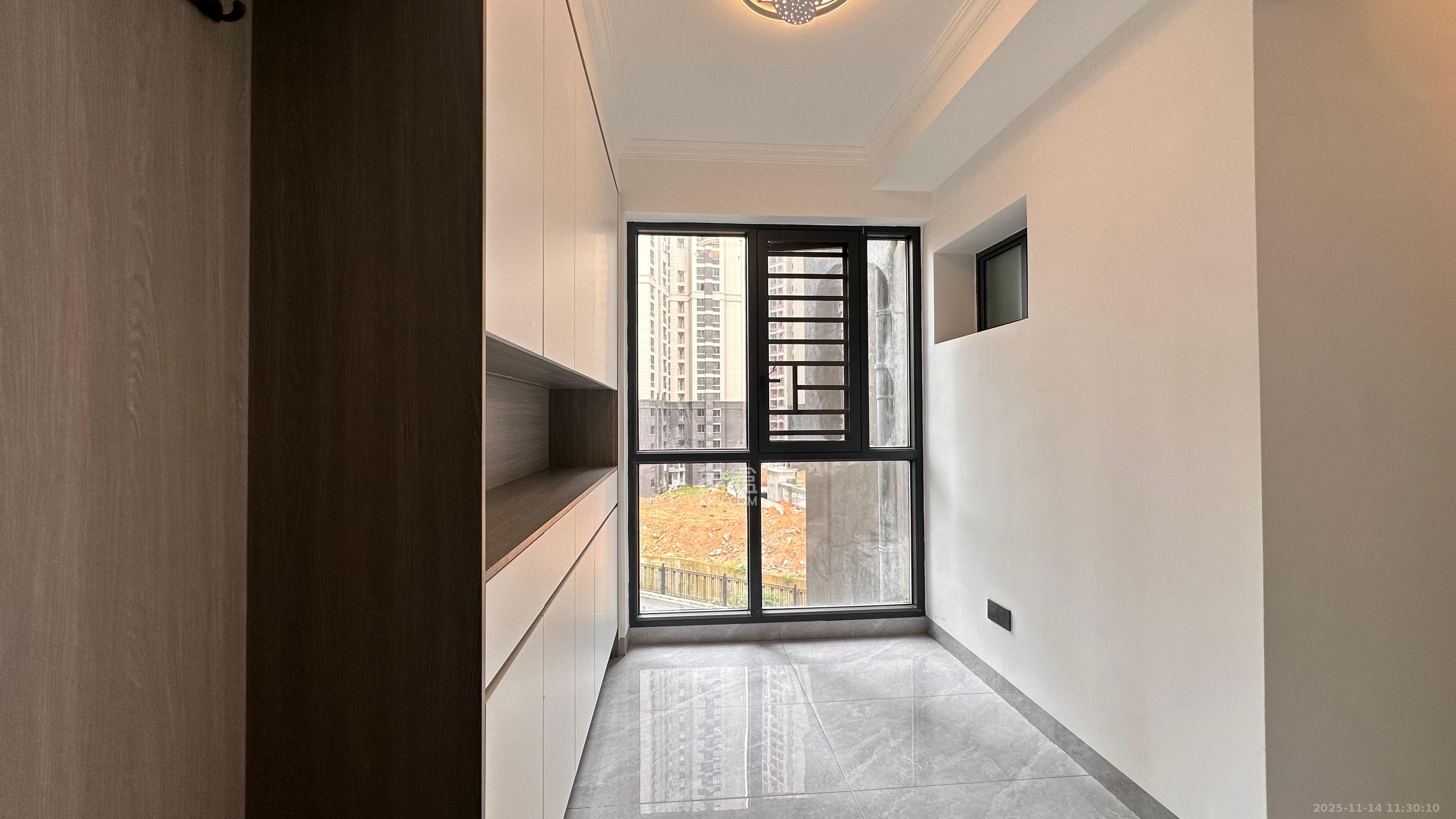 明发阅江悦府  3室2厅1卫    2300.0元/月室内图