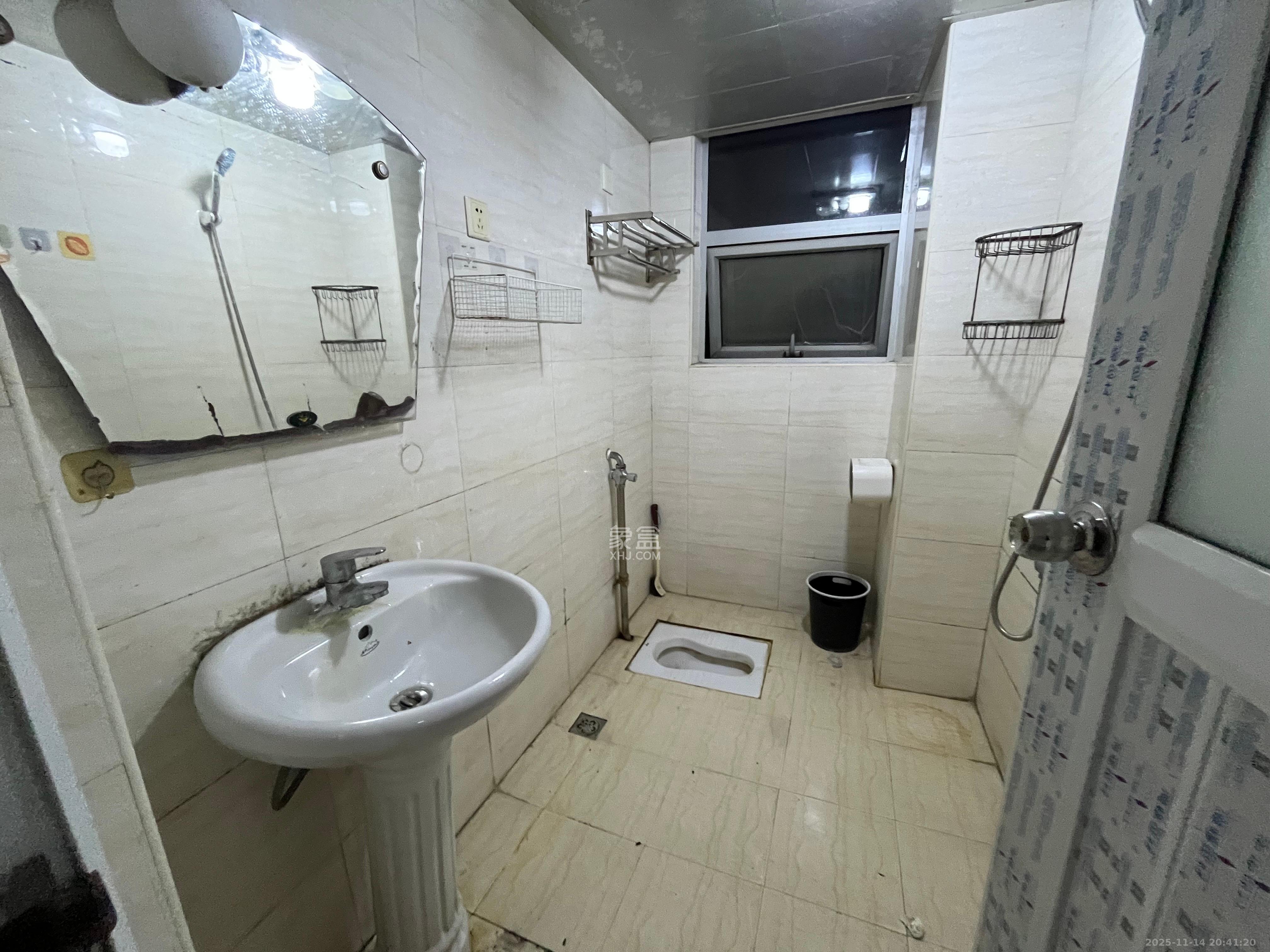 凯通国际城(凯通朝庭) 2室1厅1卫 2100.0元/月 凯通国际城(凯通朝庭) 2室1厅1卫 2100.0元/月室内图