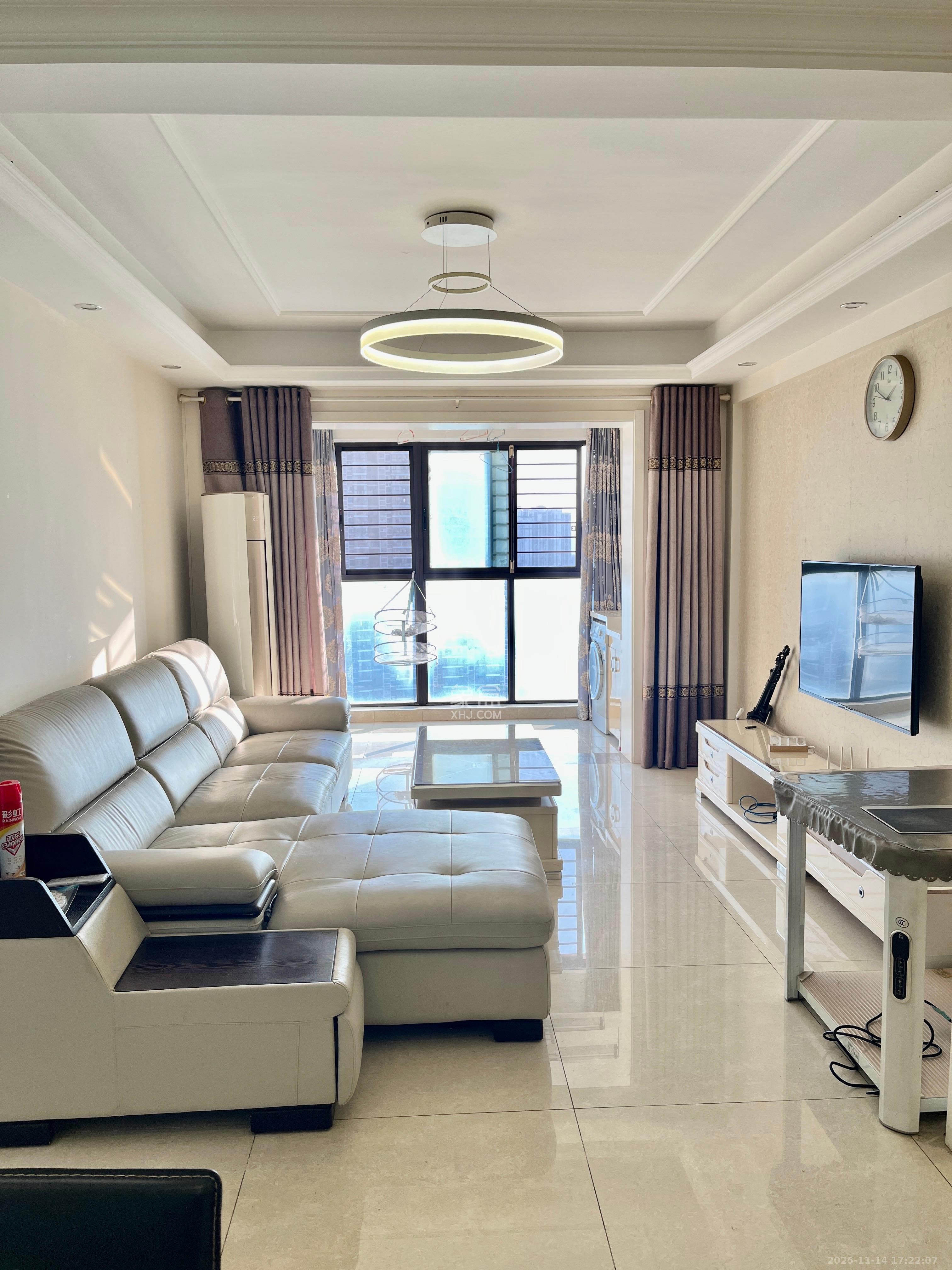 海洋半岛（月珑湾）  3室2厅1卫    2700.0元/月