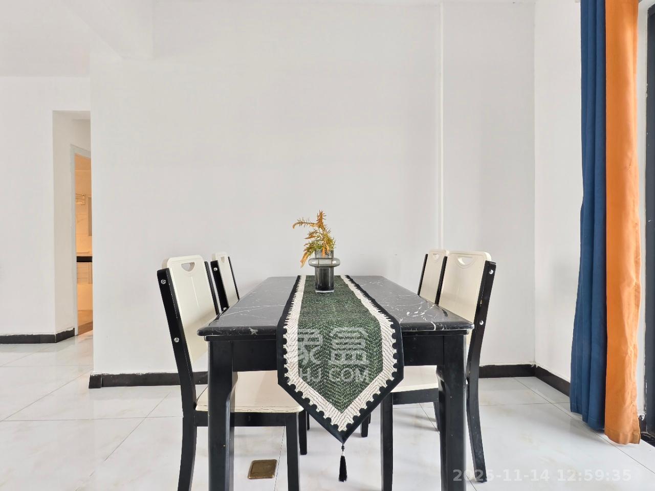 中国铁建18公馆（常青嘉苑）  3室1厅2卫    2300.0元/月室内图