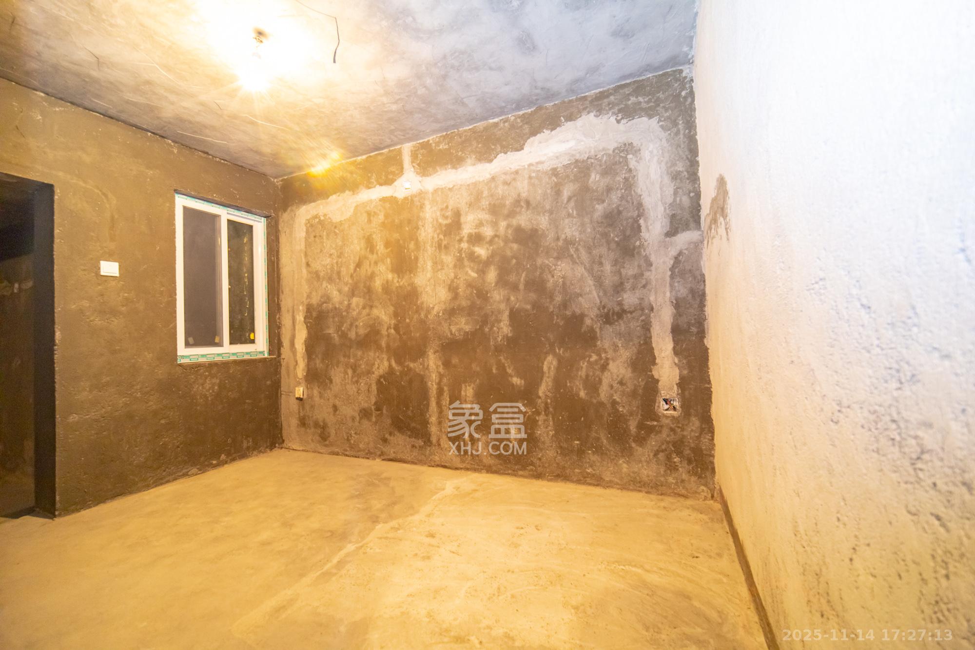 幸福里（幸福里一期）  6室2厅4卫    176.0万卧室