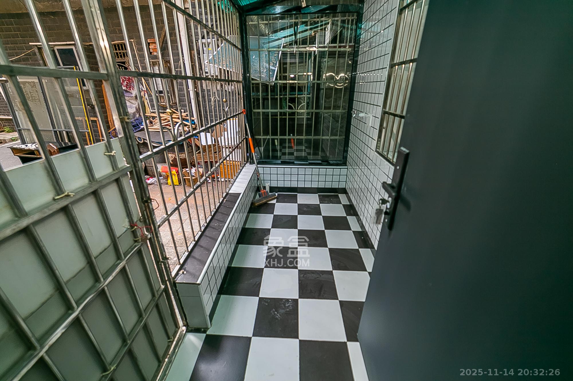 长坡社区  2室2厅1卫    58.8万阳台