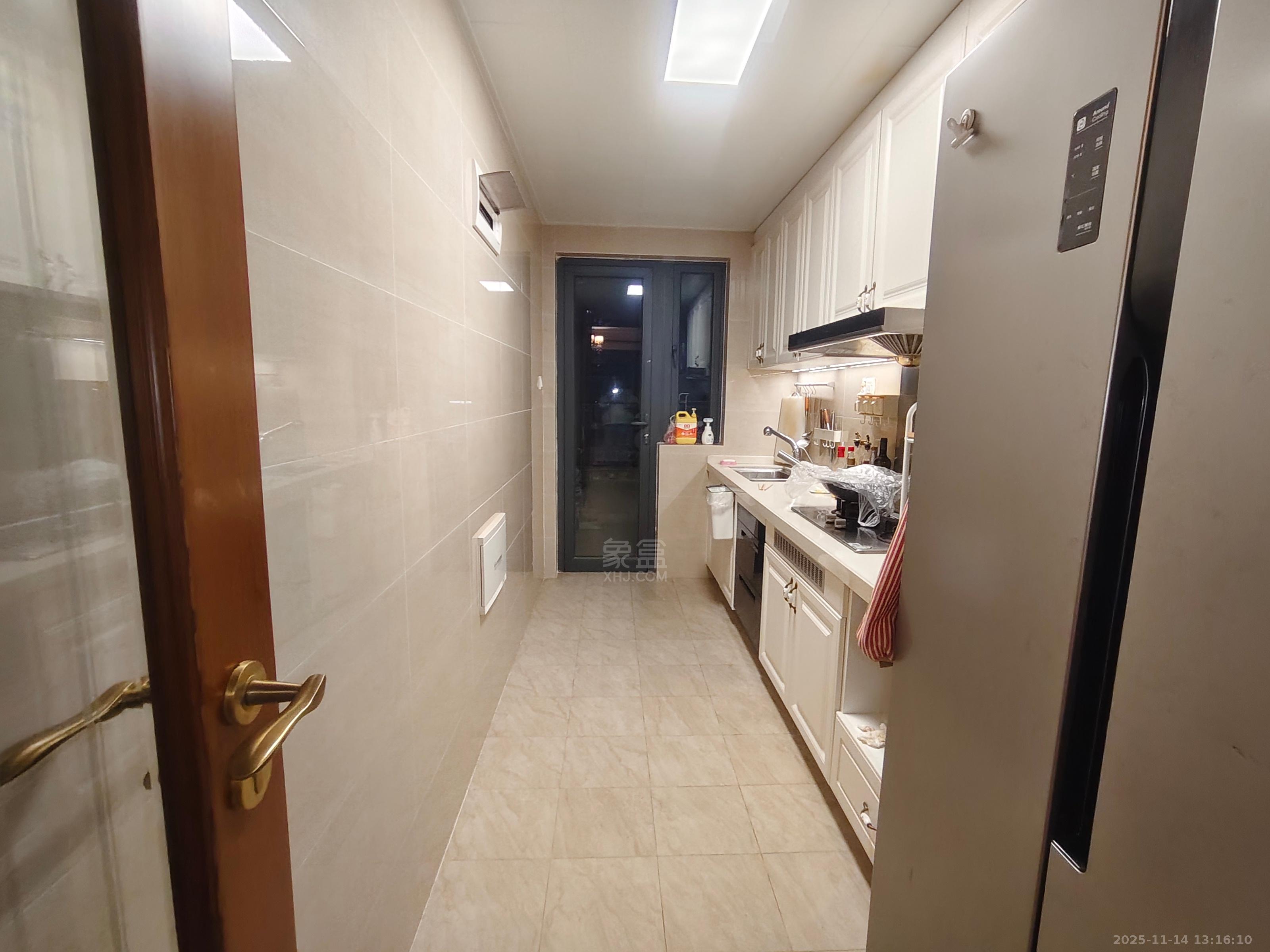 恒大林溪郡  3室2厅2卫    1800.0元/月室内图