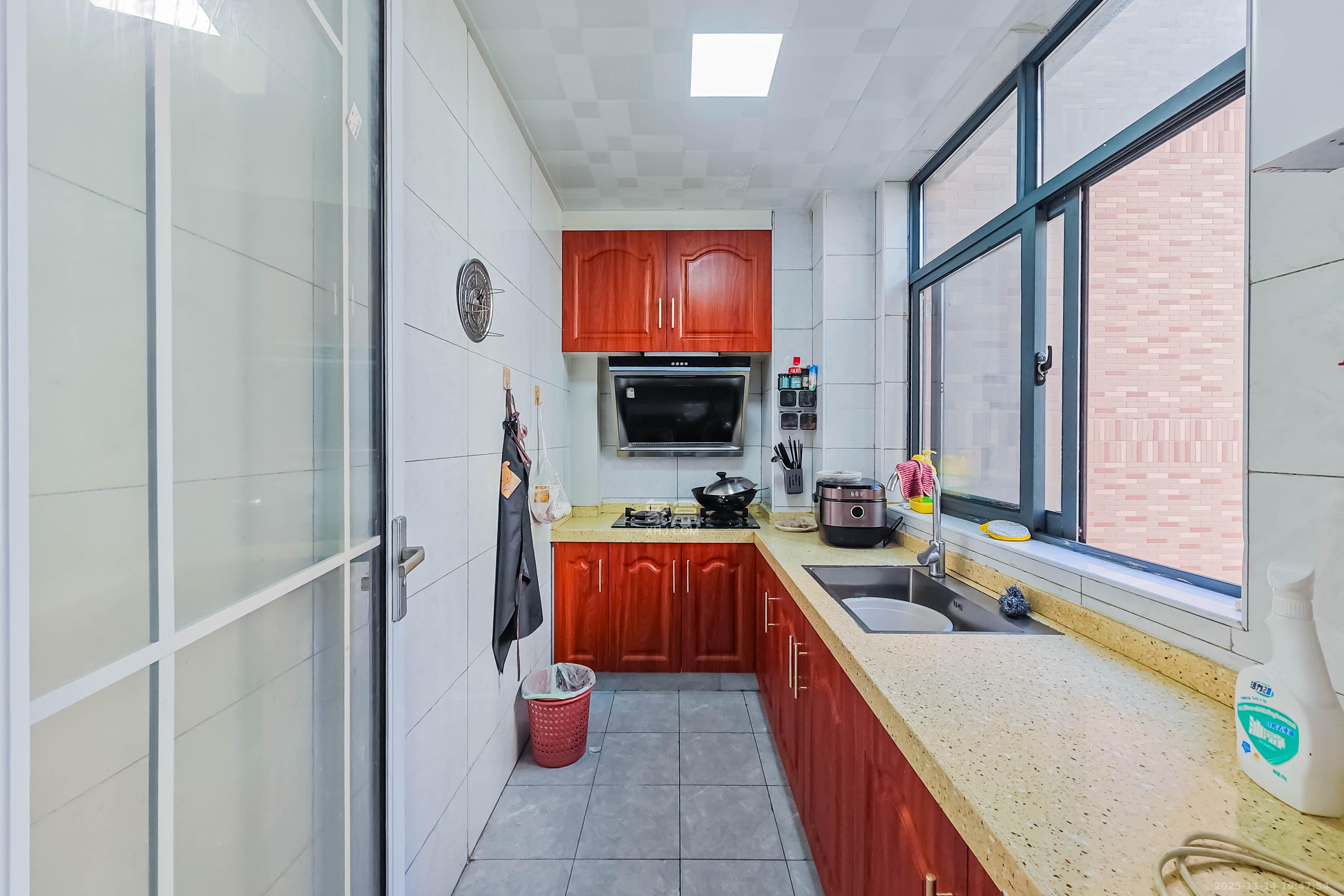 海拔东方  3室2厅1卫    82.0万其他