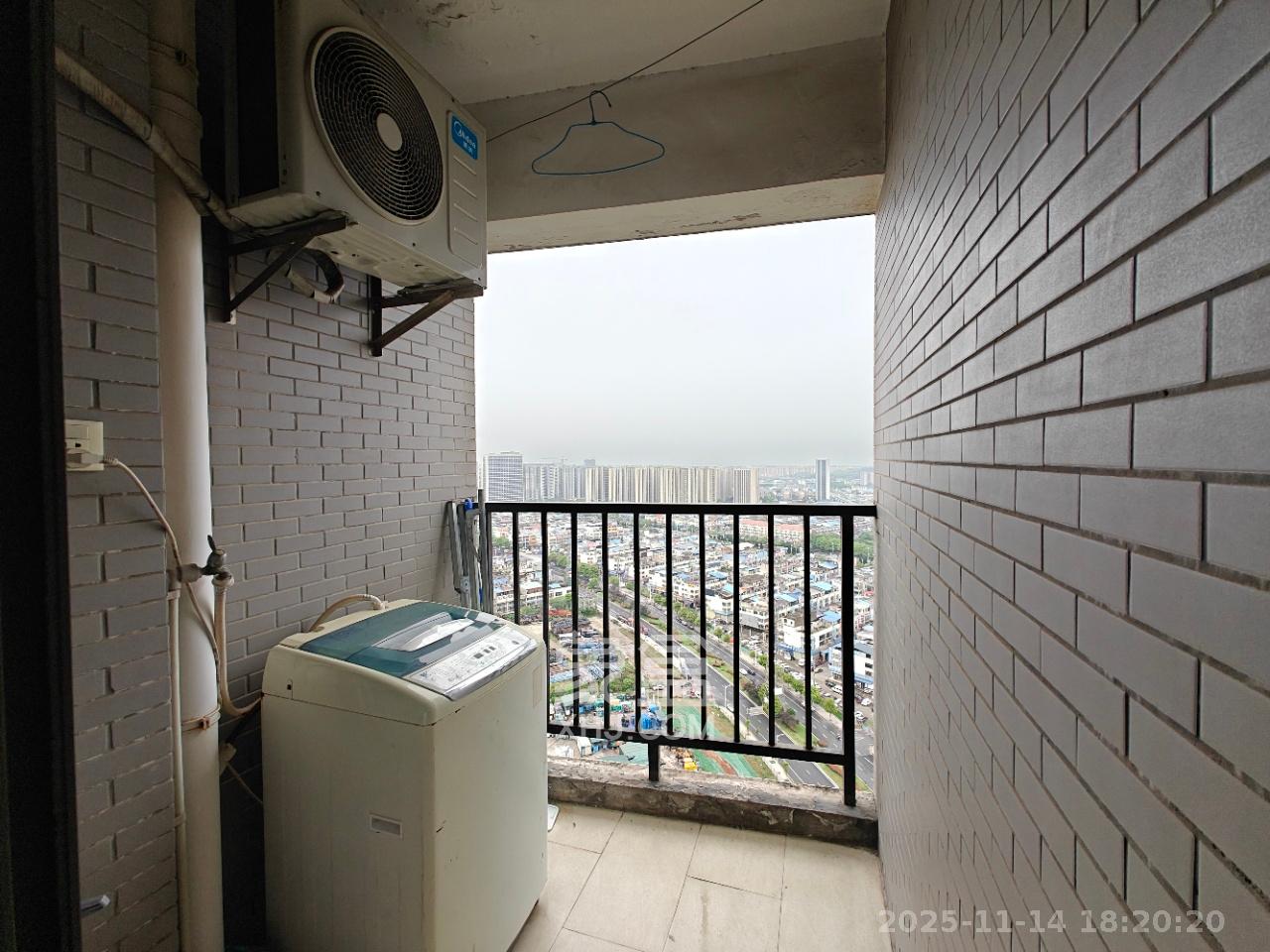 德庆水韵山城  1室1厅1卫    1300.0元/月室内图