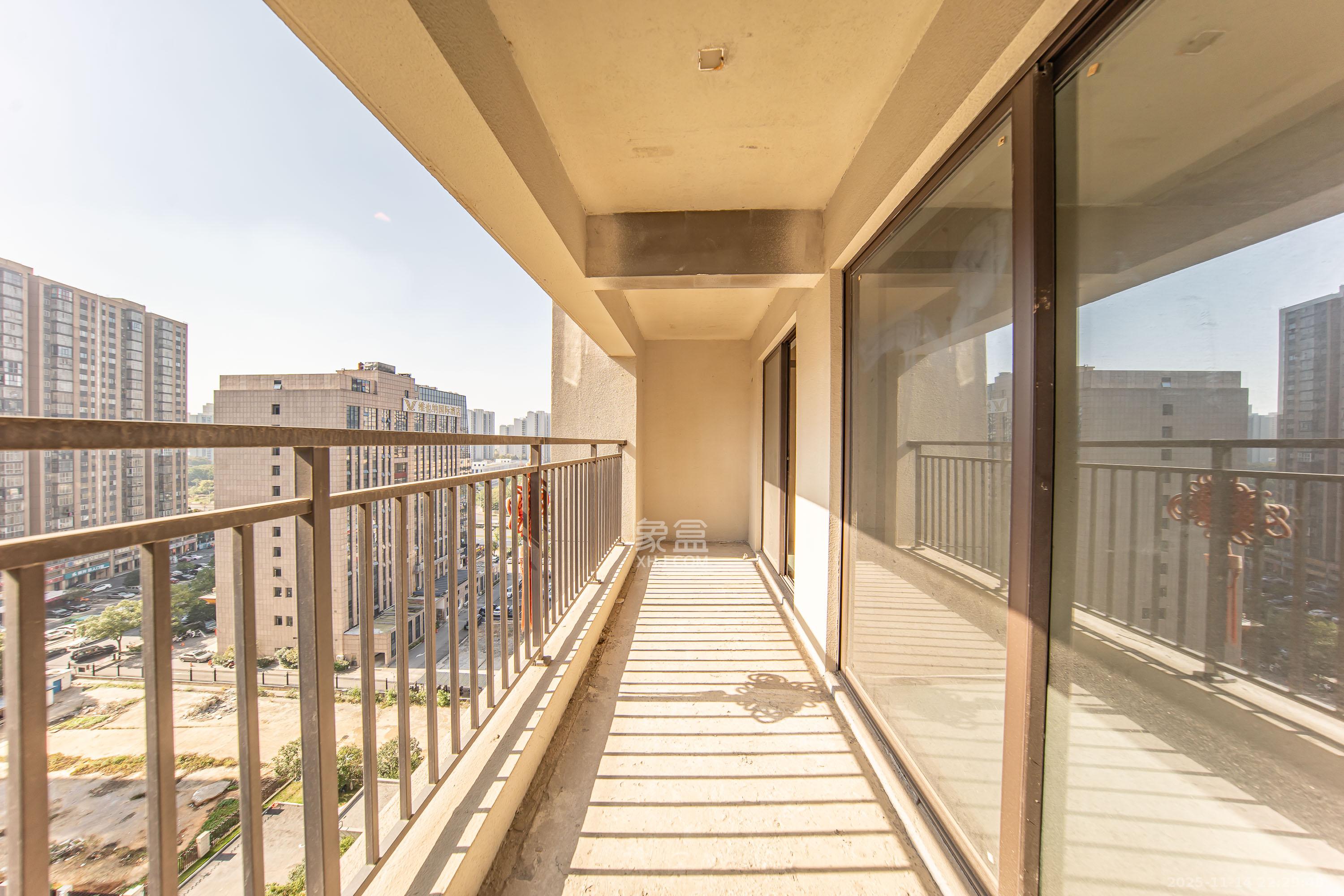 城发恒伟星雅韵（恒伟星辉苑）  4室2厅2卫    139.0万阳台