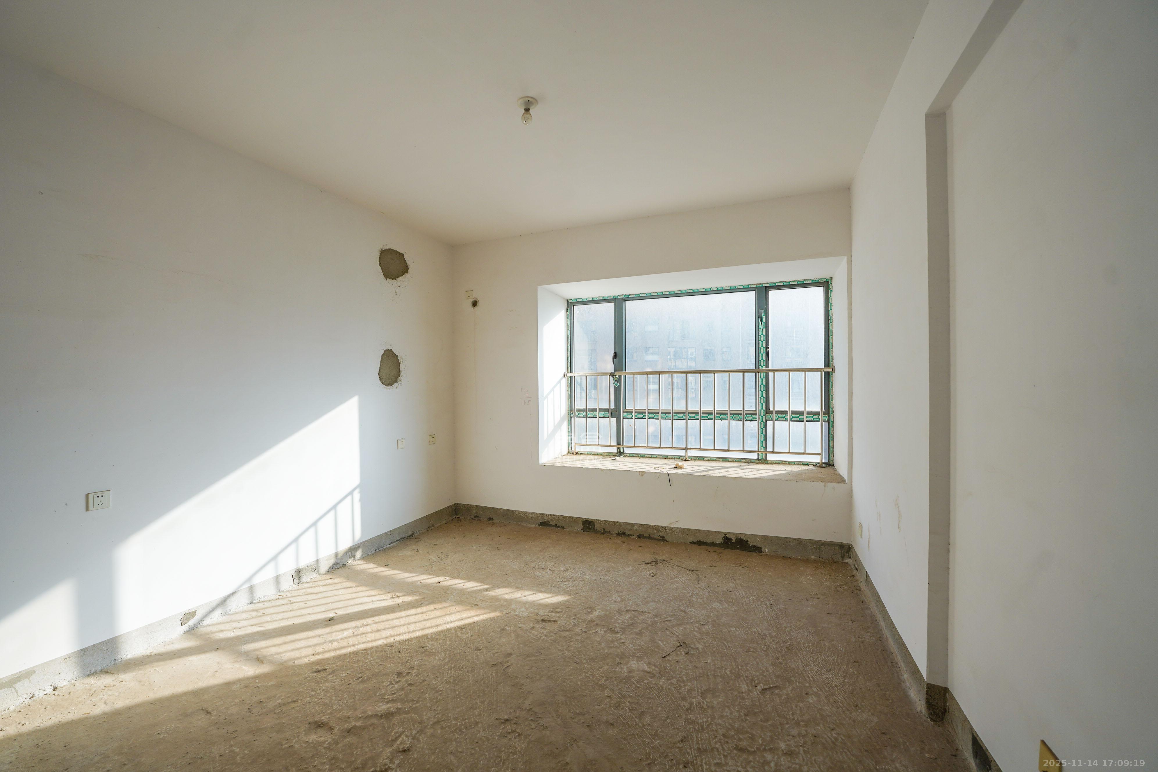 和美星城 4室2厅2卫 105.0万 和美星城 4室2厅2卫 105.0万卧室