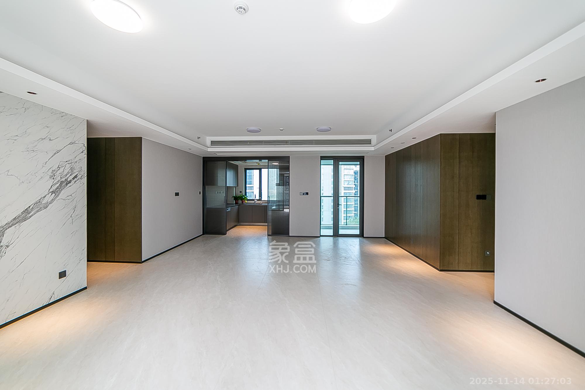 中海阅湘台  1室0厅0卫    368.0万客厅