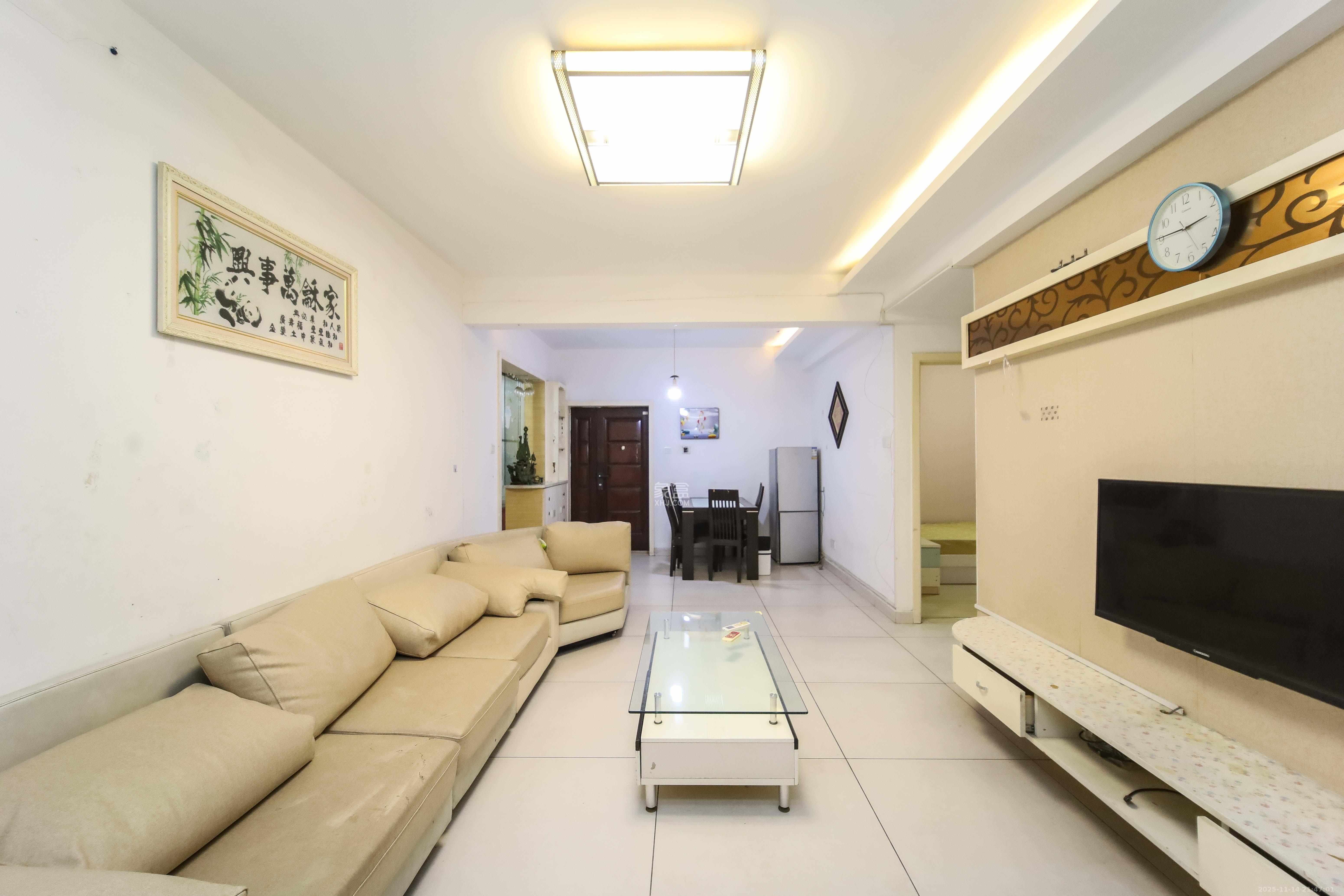 上东辛顿公寓  2室2厅1卫    70.0万客厅