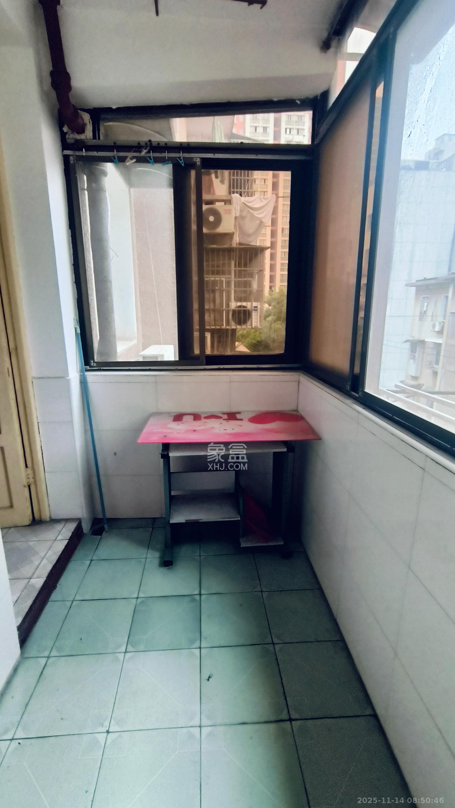 红旗区五片  2室1厅1卫    1300.0元/月室内图