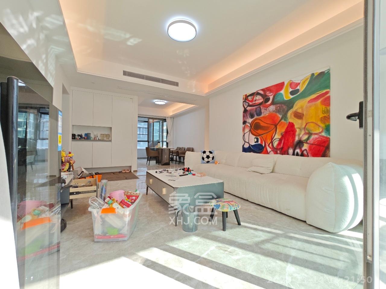 复地滨江金融中心  4室2厅2卫    5300.0元/月