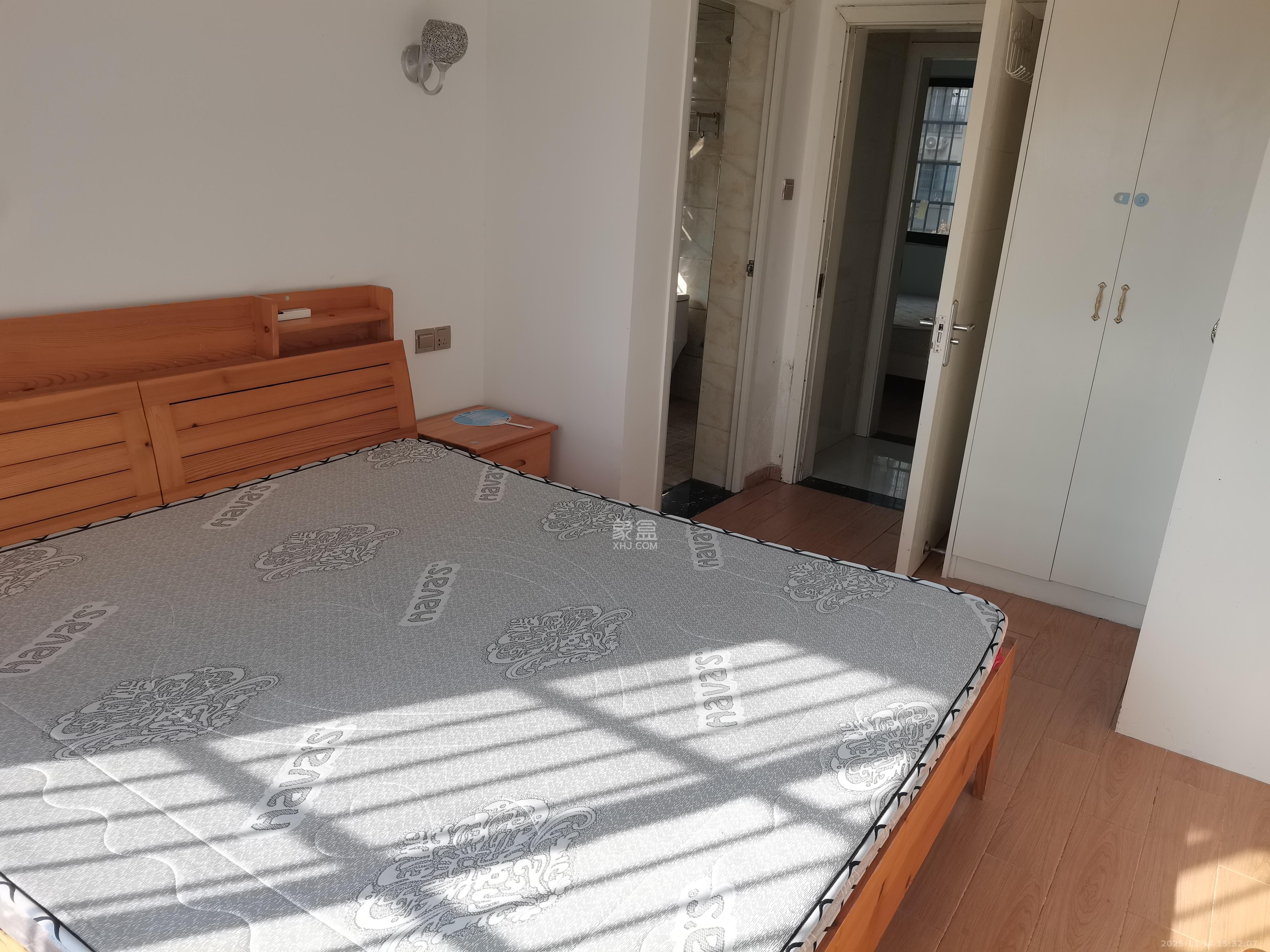 天麓尚层  2室2厅1卫    1800.0元/月室内图