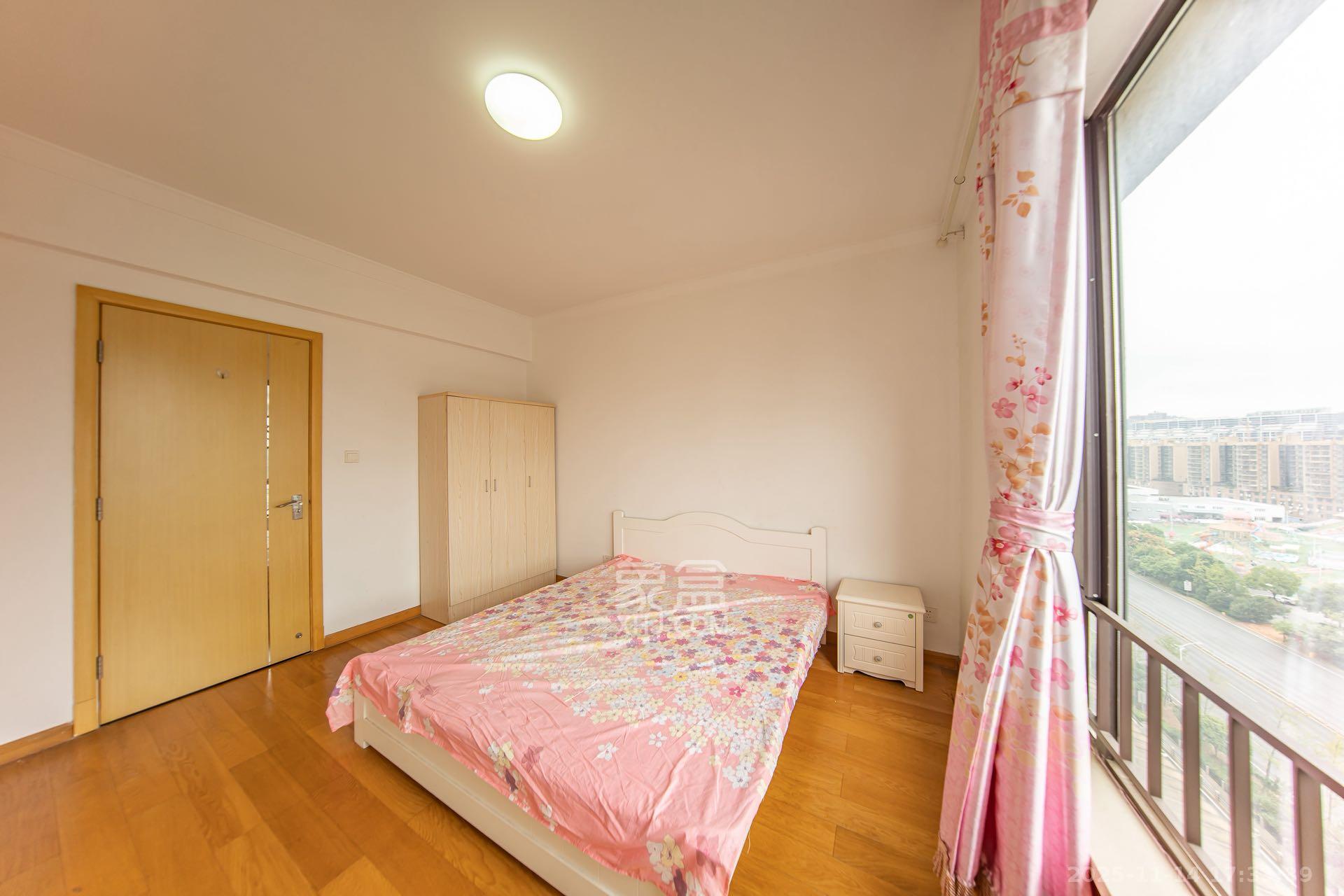 中海国际四期  3室2厅2卫    2300.0元/月室内图