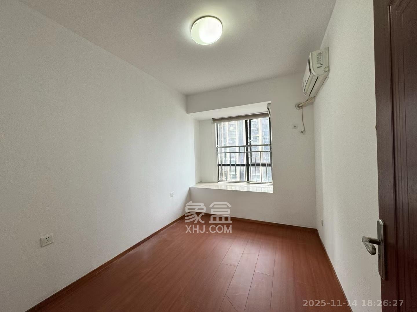 百纳广场（百纳公寓）  3室2厅1卫    3200.0元/月室内图