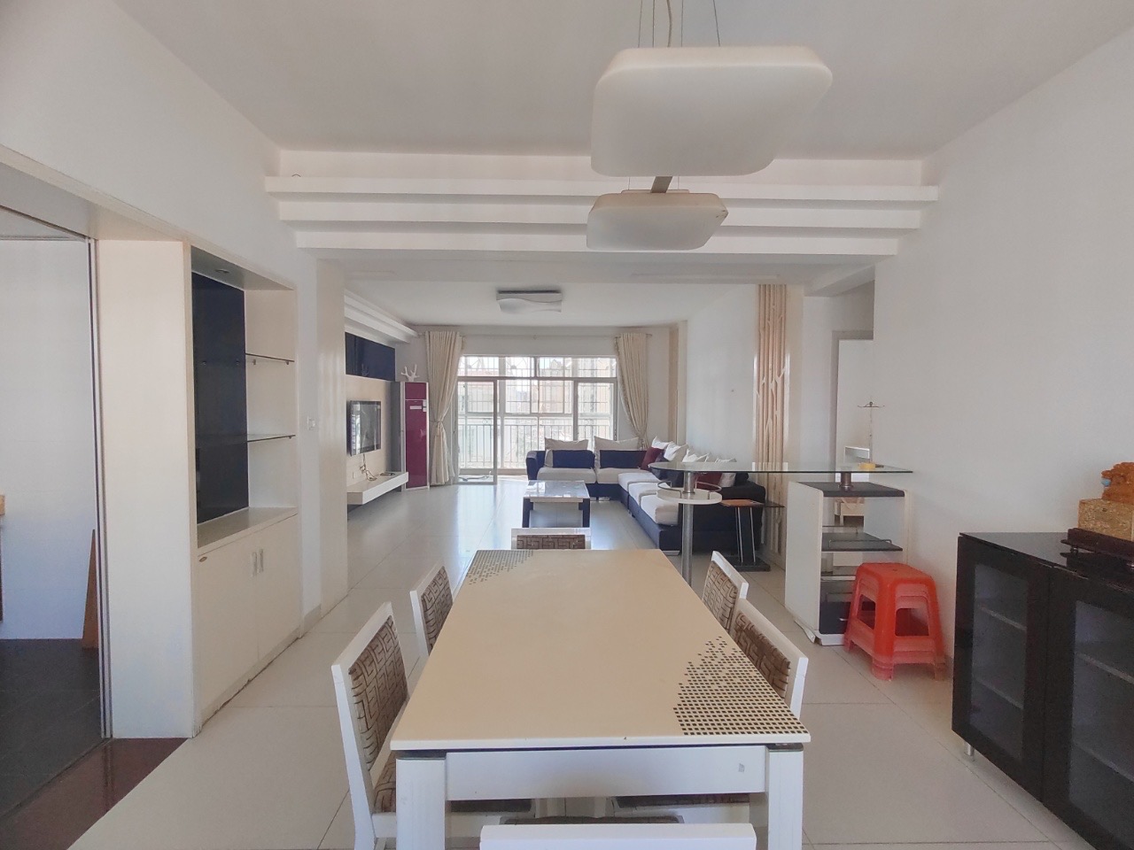 八一小区 4室2厅2卫 4000.0元/月 八一小区 4室2厅2卫 4000.0元/月室内图