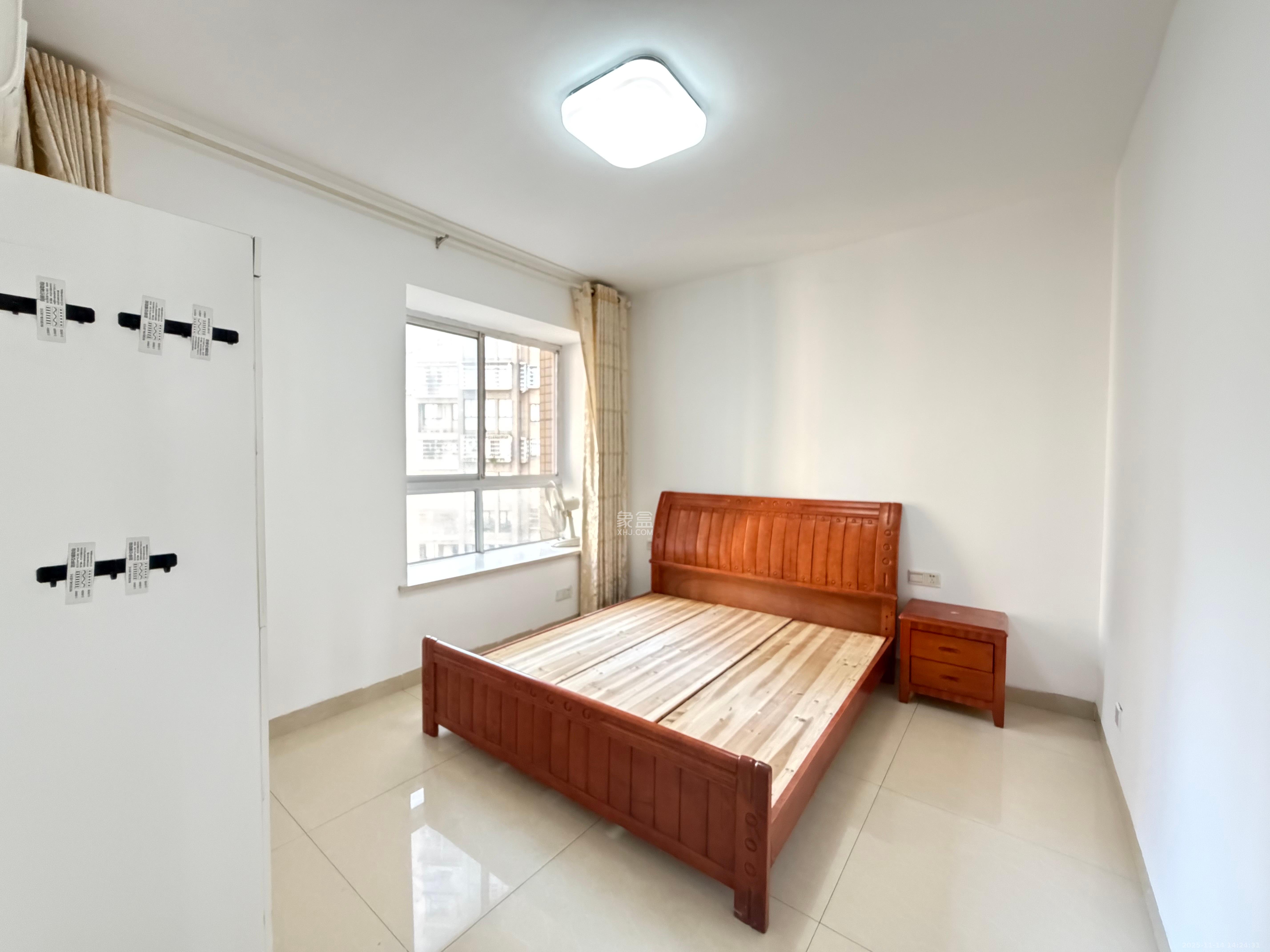 爱琴海岸 3室2厅2卫 1800.0元/月 爱琴海岸 3室2厅2卫 1800.0元/月室内图