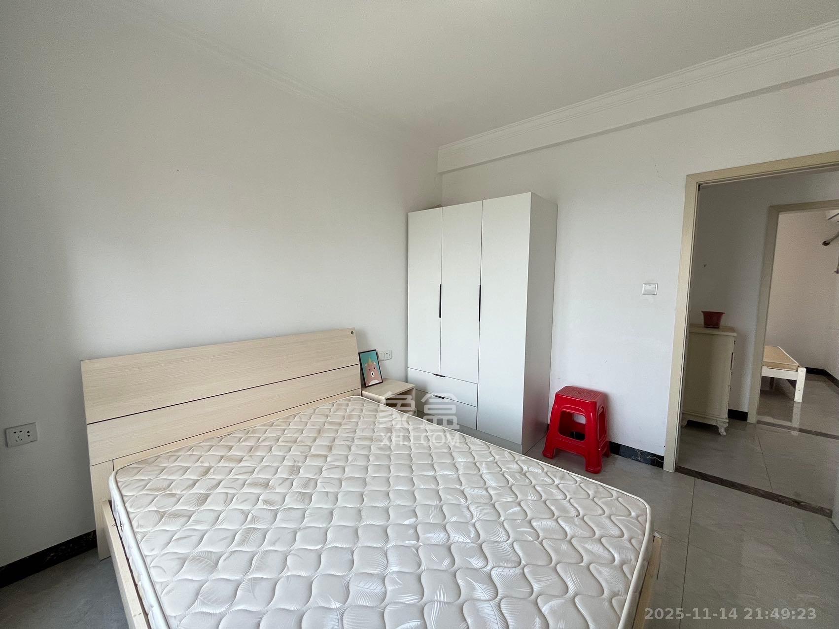 荣盛花语城  1室2厅1卫    1700.0元/月室内图