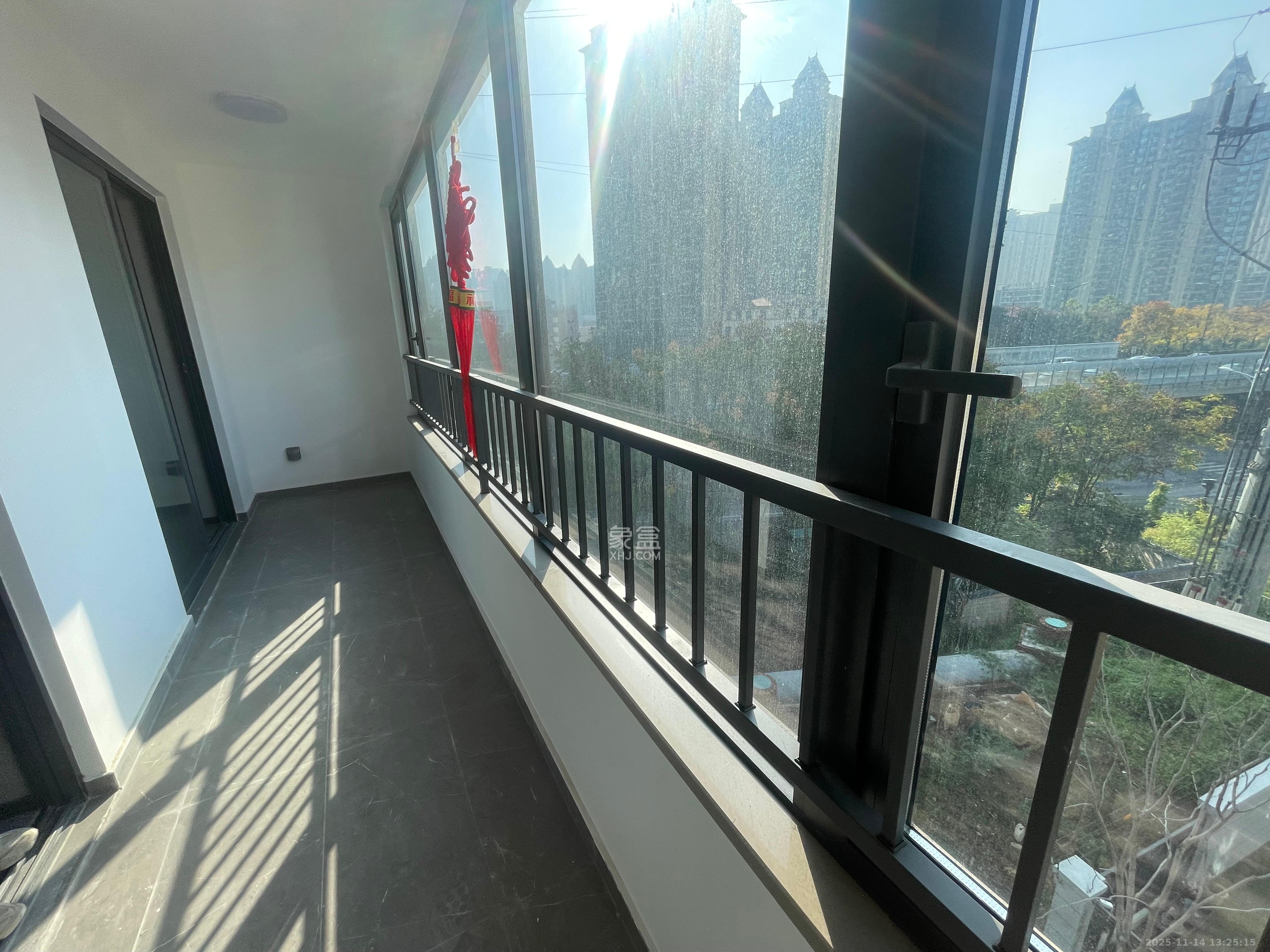 龙湖舜山府  3室2厅2卫    3000.0元/月室内图