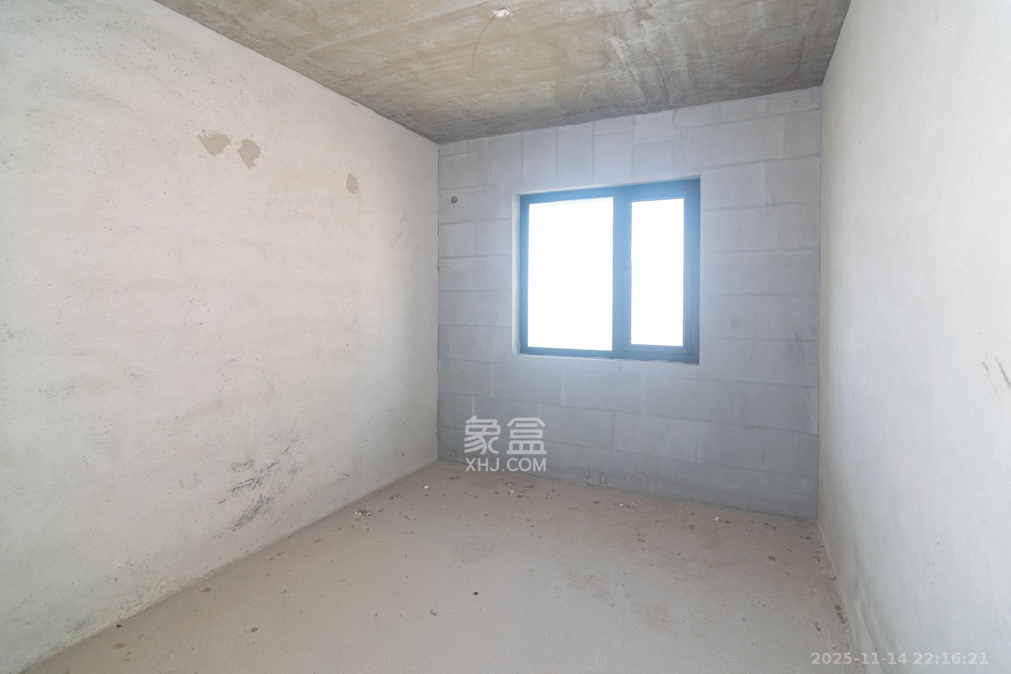 湾田望江府 4室2厅2卫 60.0万 湾田望江府 4室2厅2卫 60.0万卧室